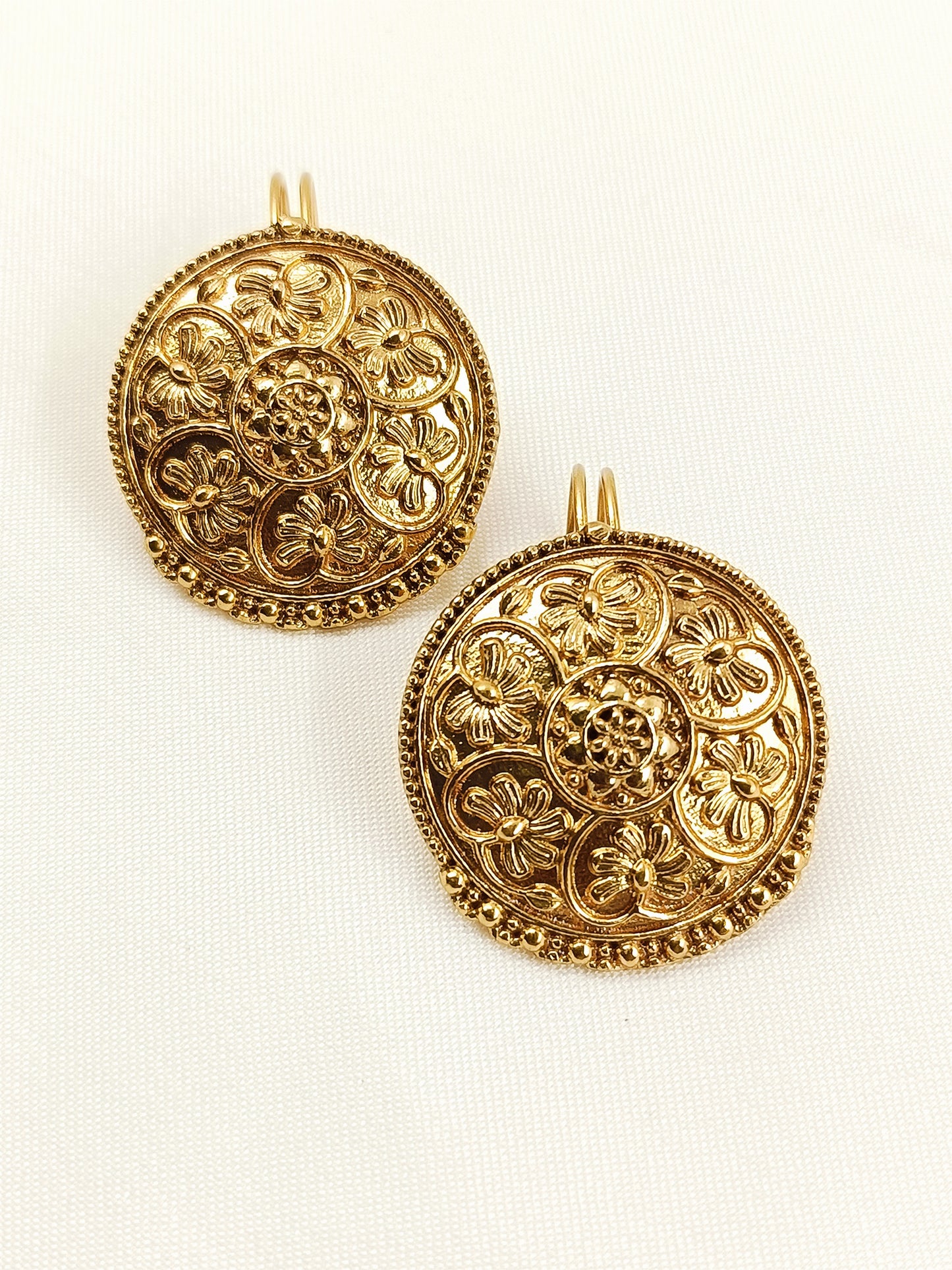 Dushyant Golden Temple Mandala Coin Men's Ear Cuff