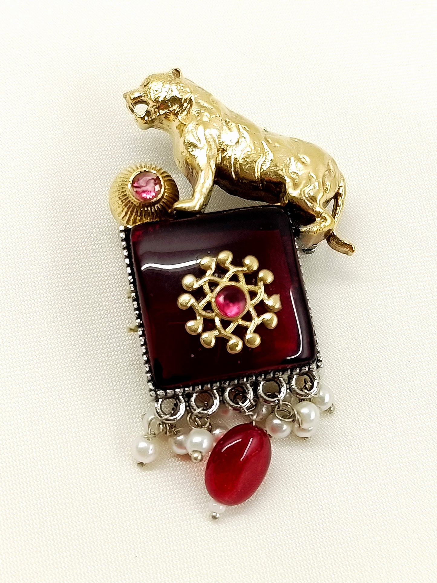 Lokesh Maroon Tiger Men's Brooch