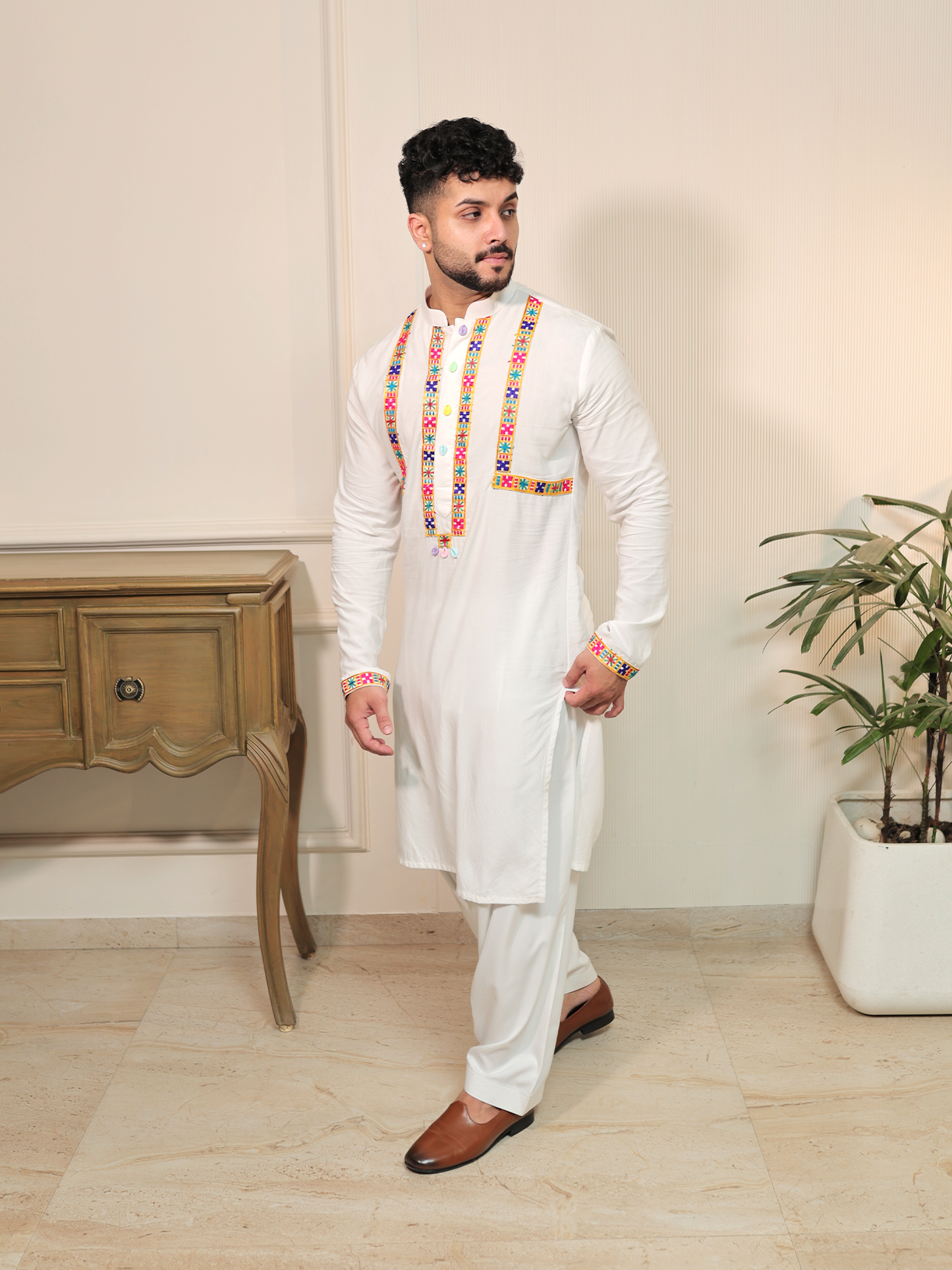 Dushyant Garba Rangilo Raag Kurta Set.