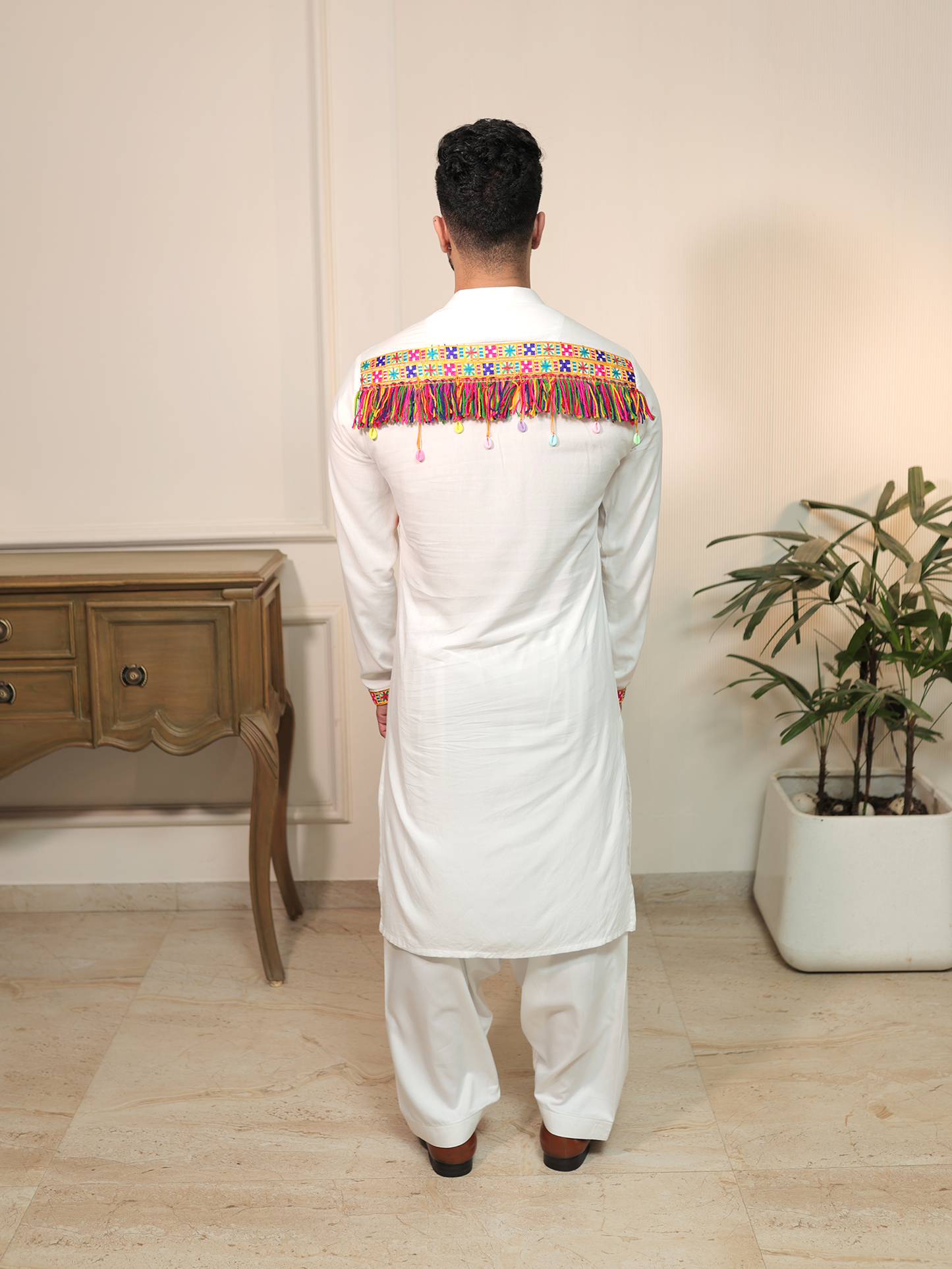 Dushyant Garba Rangilo Raag Kurta Set.