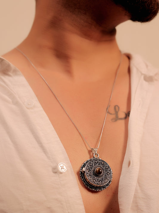 Chirayu Silver Men's Neckpiece