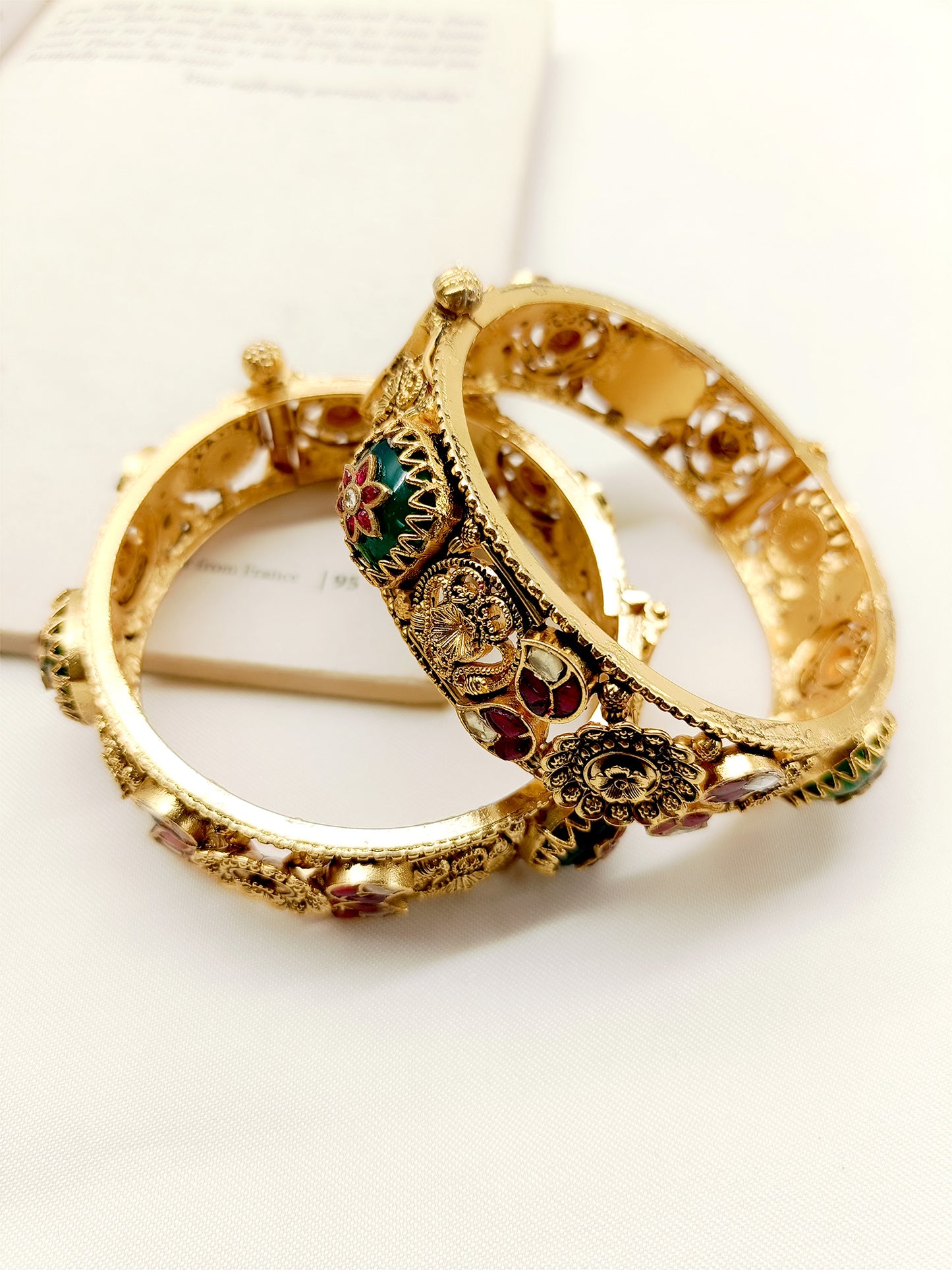 Vartika R & G Kundan Kada Set Of 2