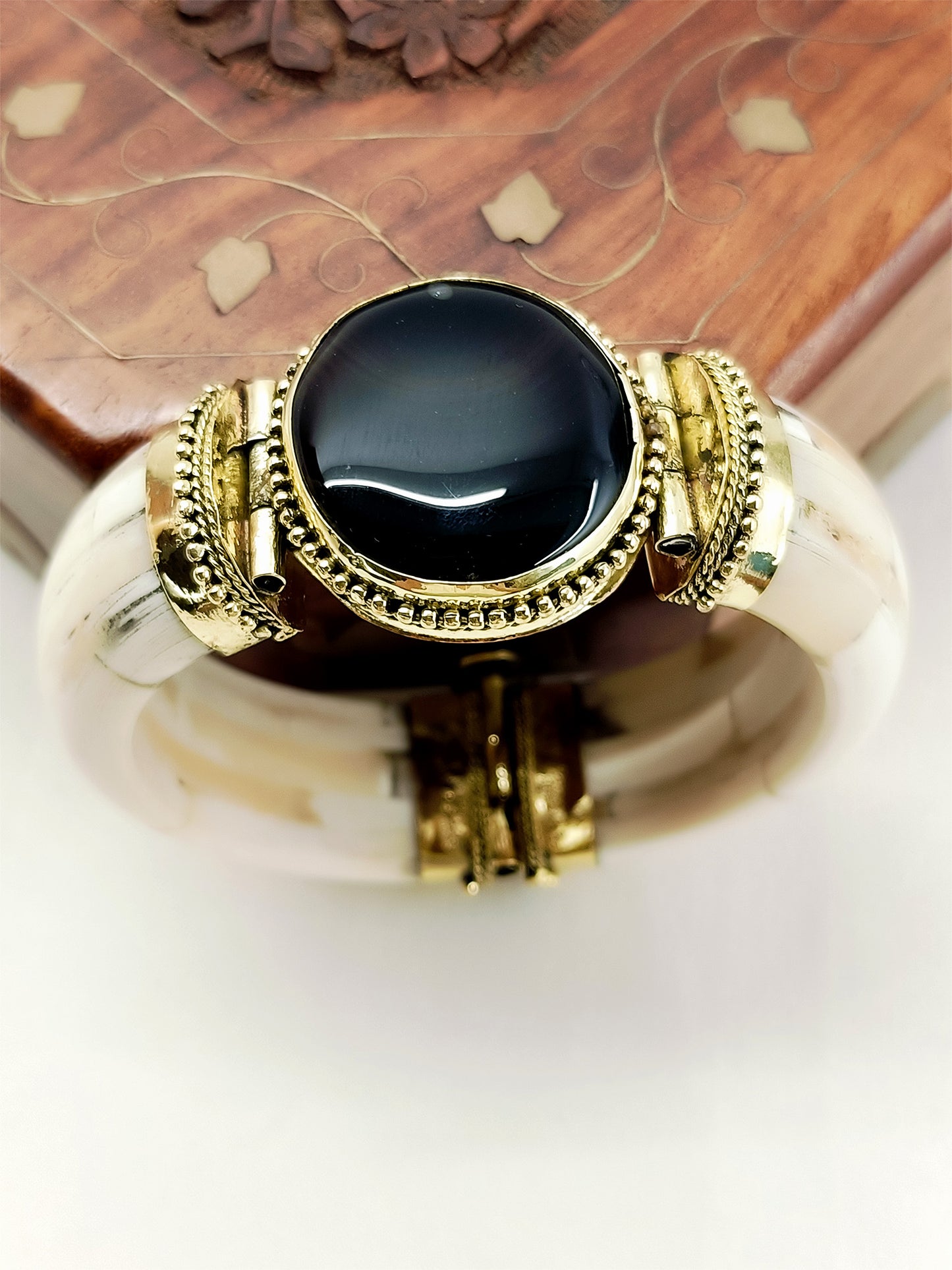Idhik Men’s Royal Black Onyx Stone Tribal Bone Bracelet