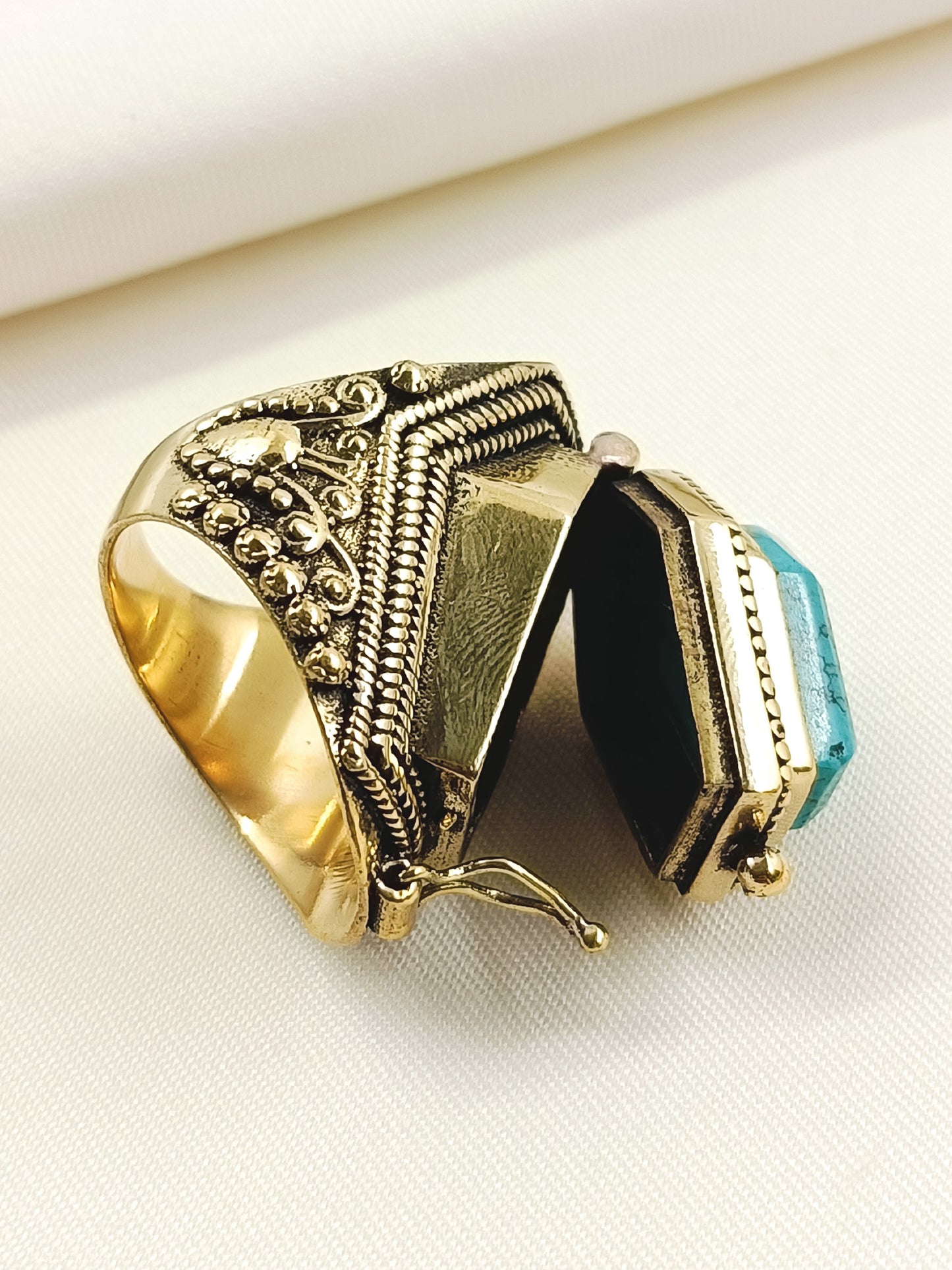 Abhigya Firozi Men's Finger Ring