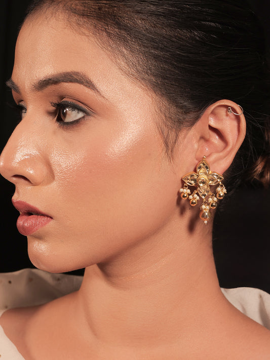 Mukti Off White Gold Plated Kundan Tops