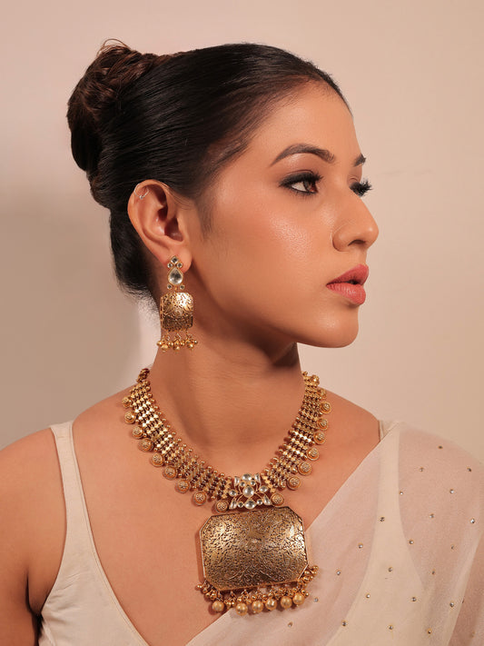 Yukti Plain Antique Necklace Set
