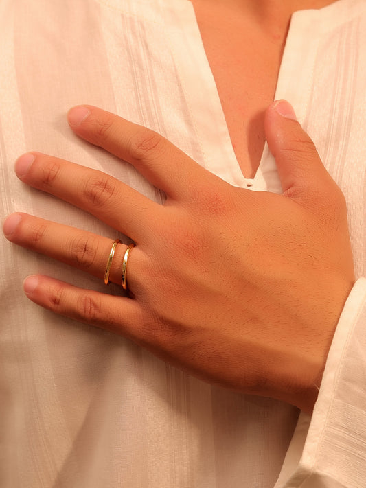 Viola Golden Men's Finger Ring