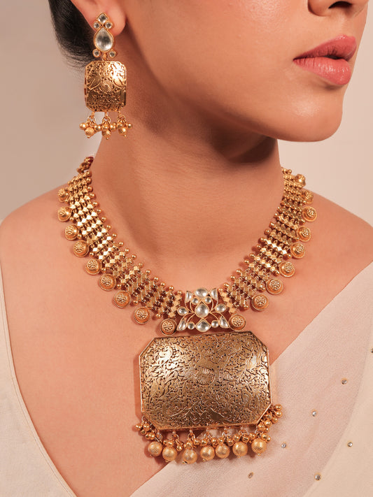 Yukti Plain Antique Necklace Set