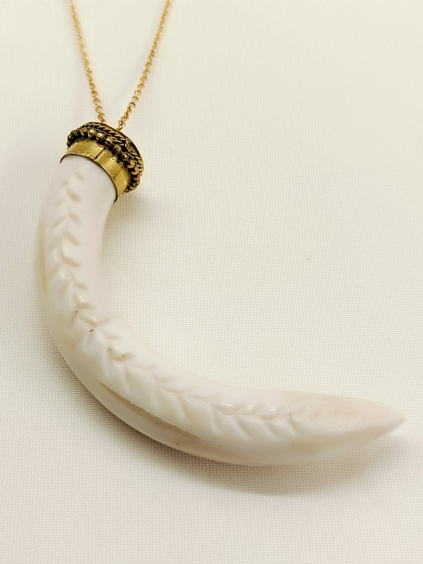 Rumayna White Bone Men's Neckpiece