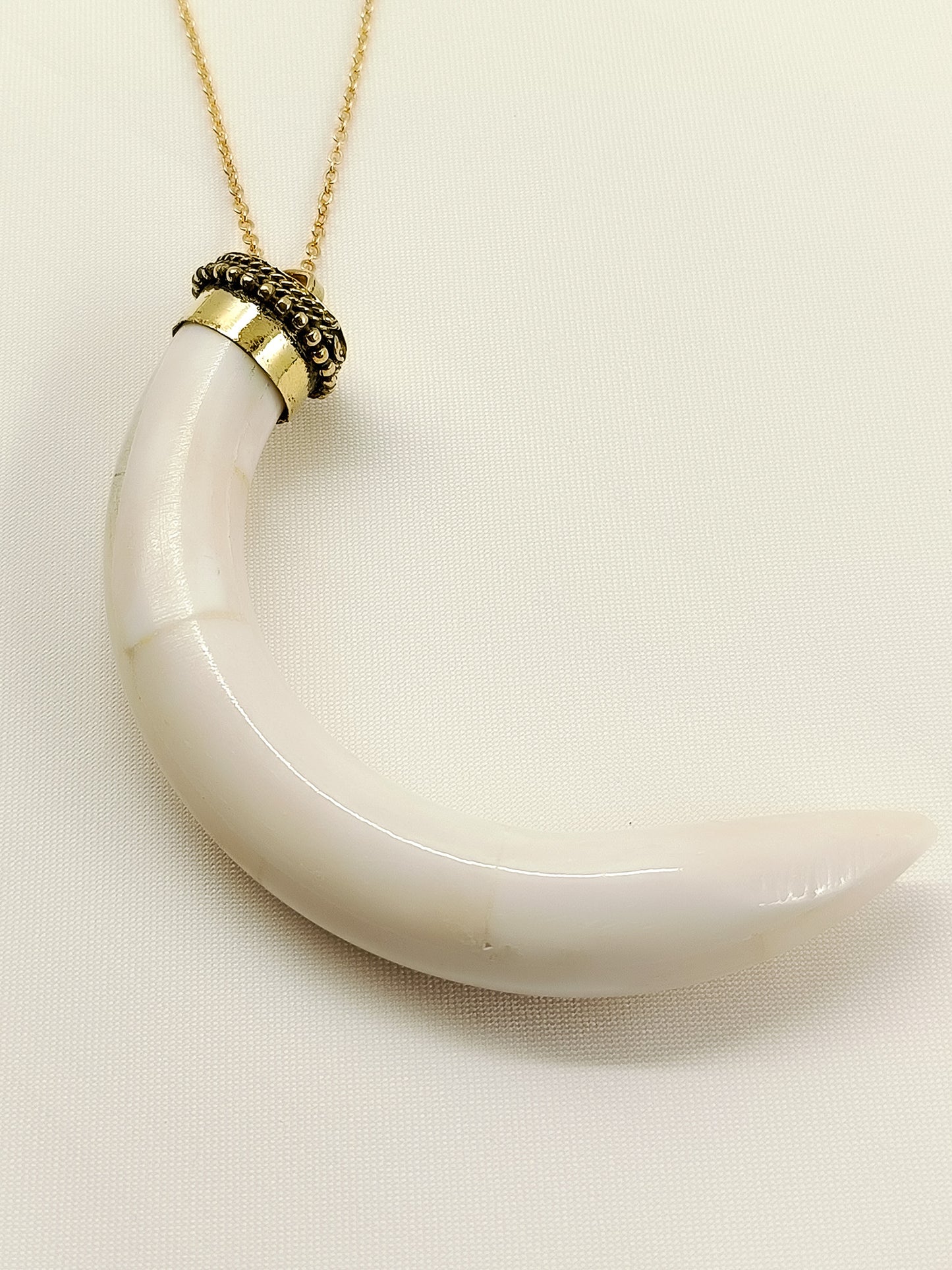 Utaran White Bone Men's Neckpiece