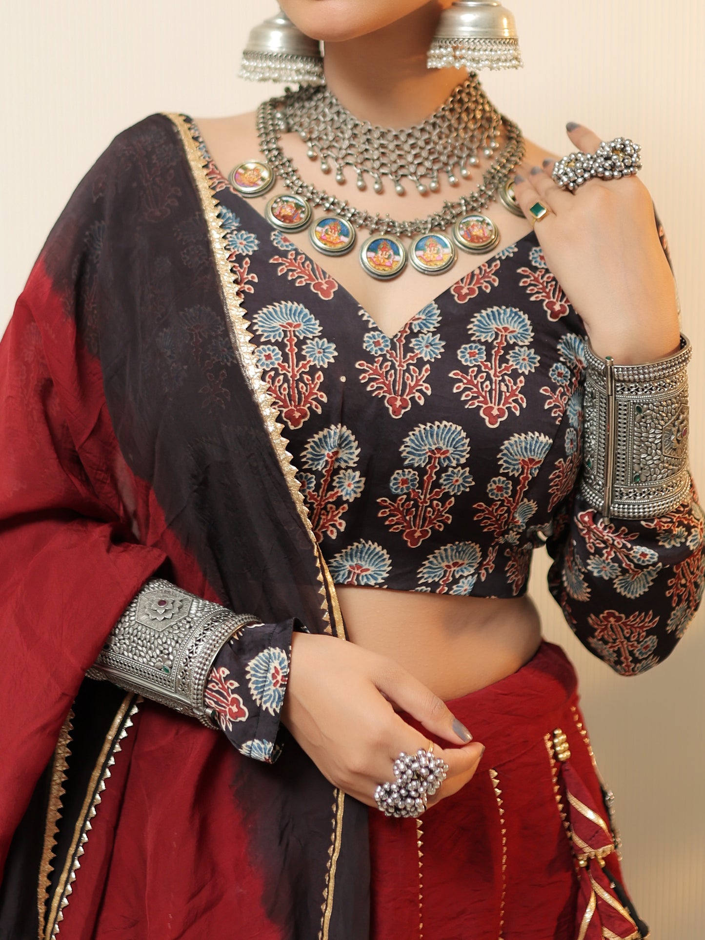 Dvija Lehenga