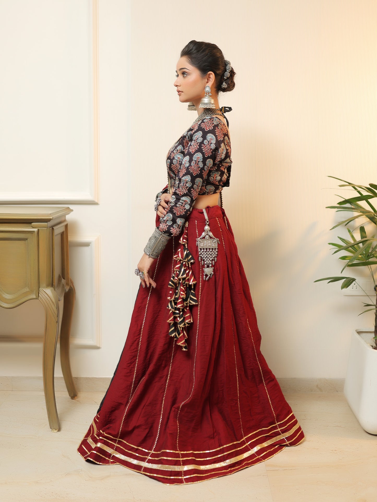 Dvija Lehenga
