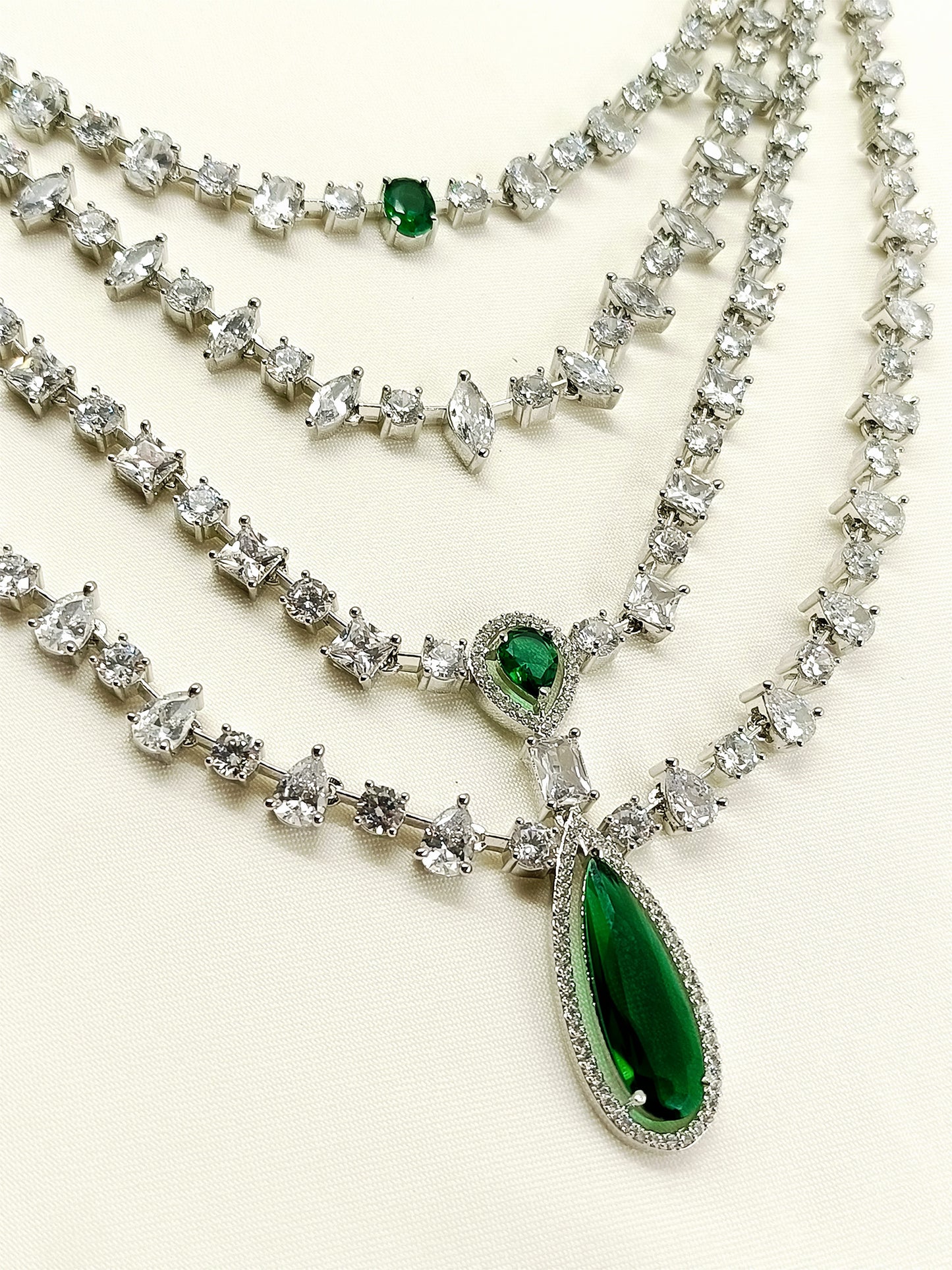Ives Emerald American Diamond Set