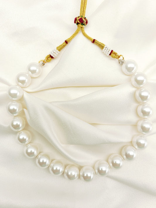 Eshal Cream Pearl Neckpiece