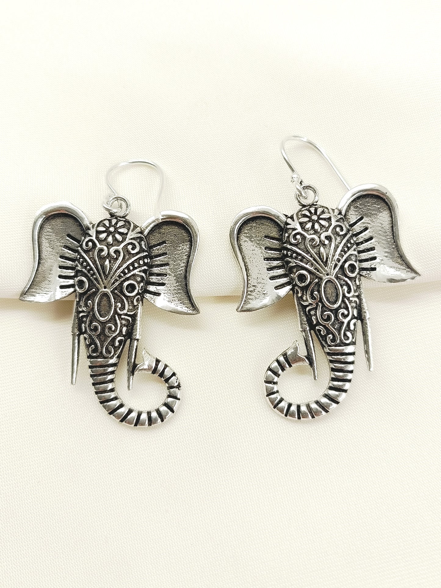 Daksh Silver Men's Earrings