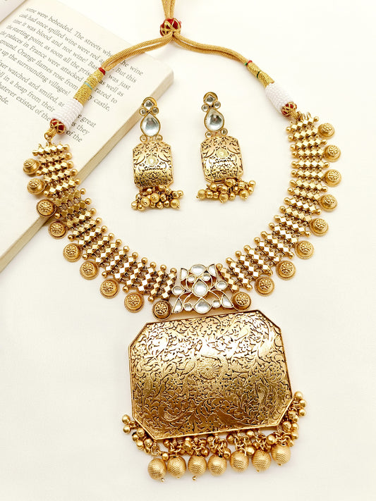 Yukti Plain Antique Necklace Set