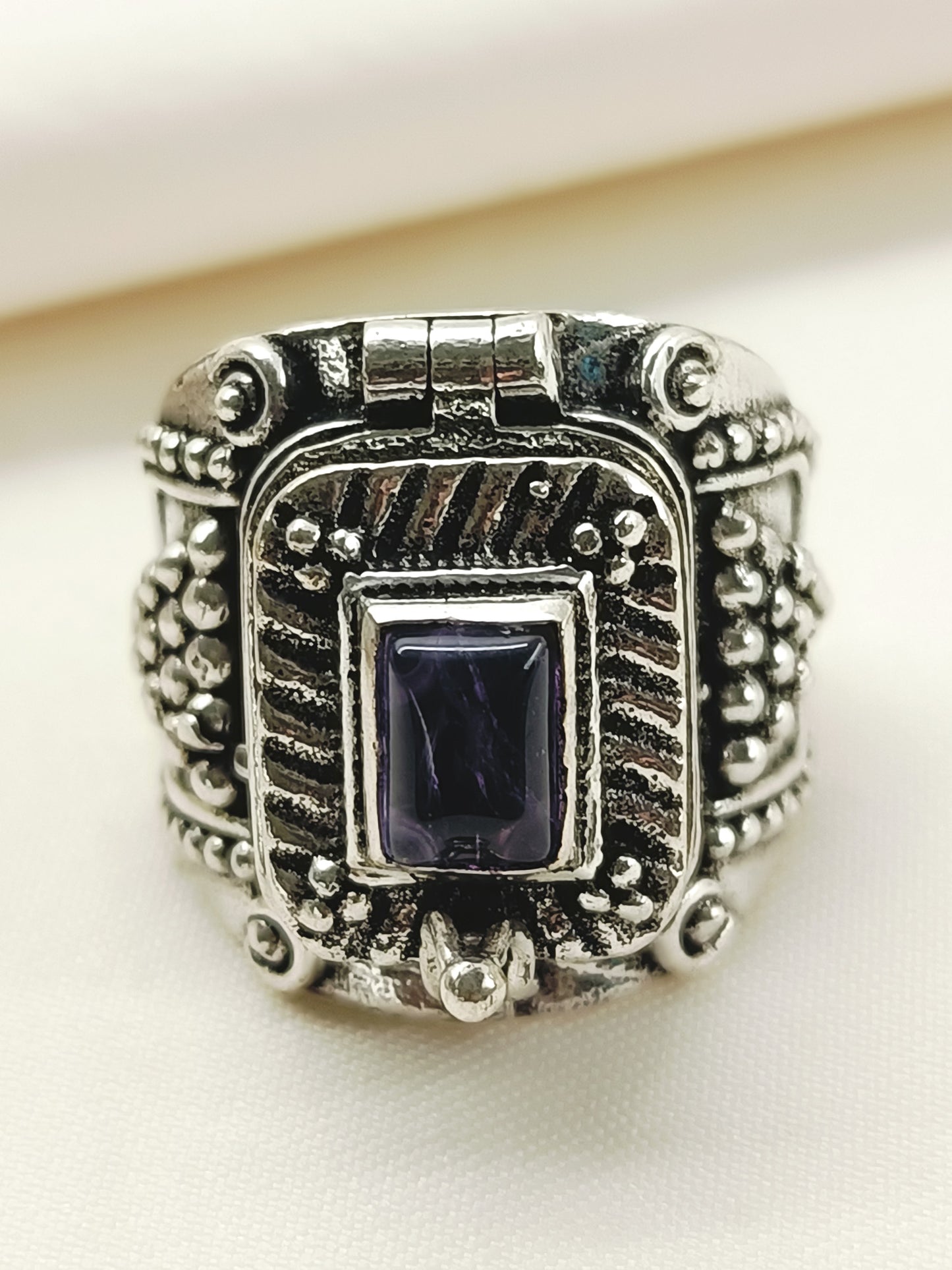 Nandi Purple Men's Finger Ring