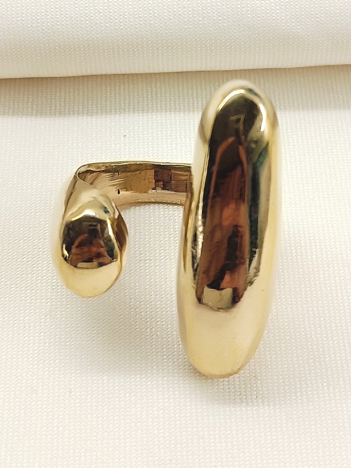 Sohat Golden Men's Finger Ring