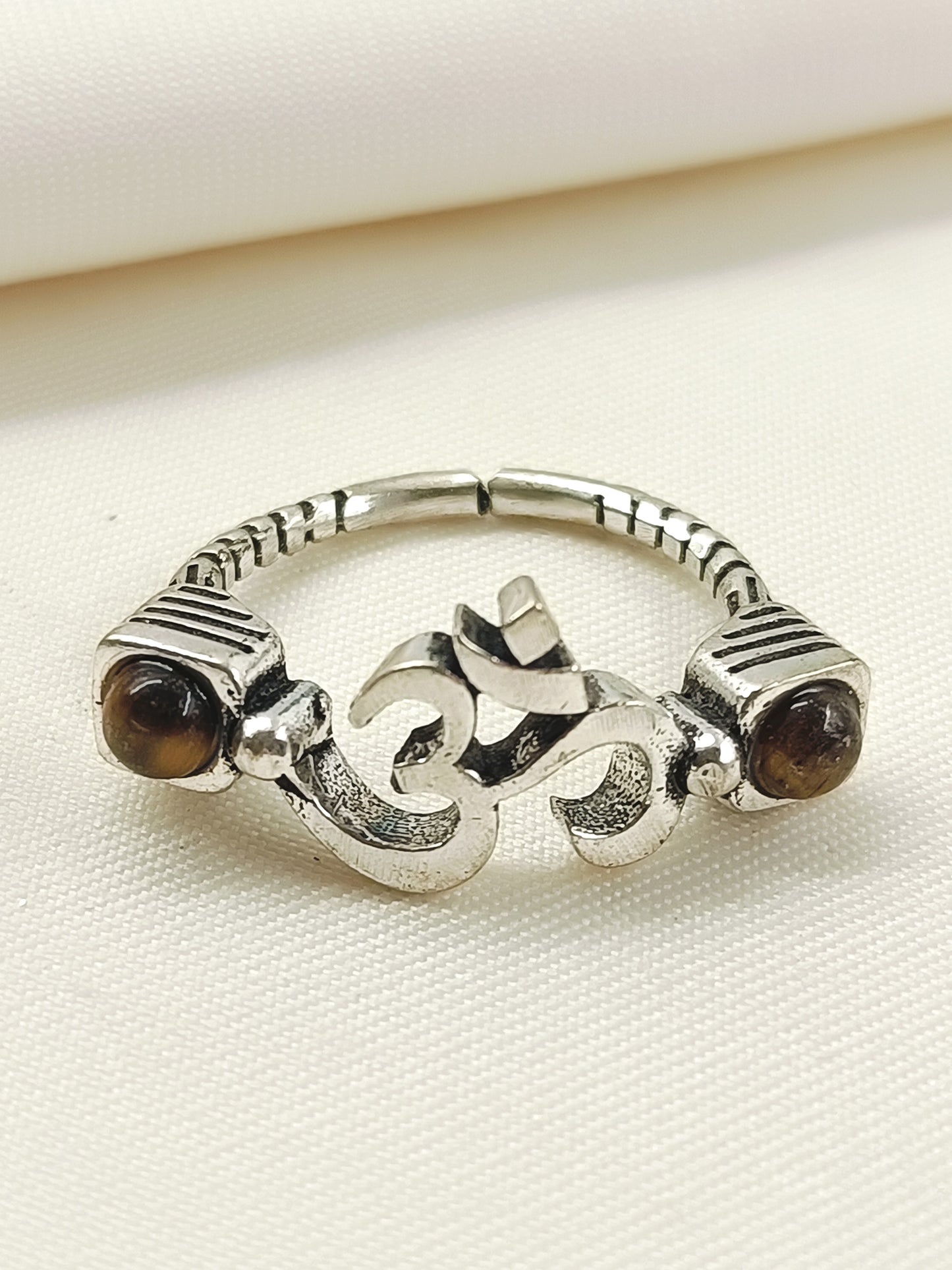 Avan Brown Men's Finger Ring