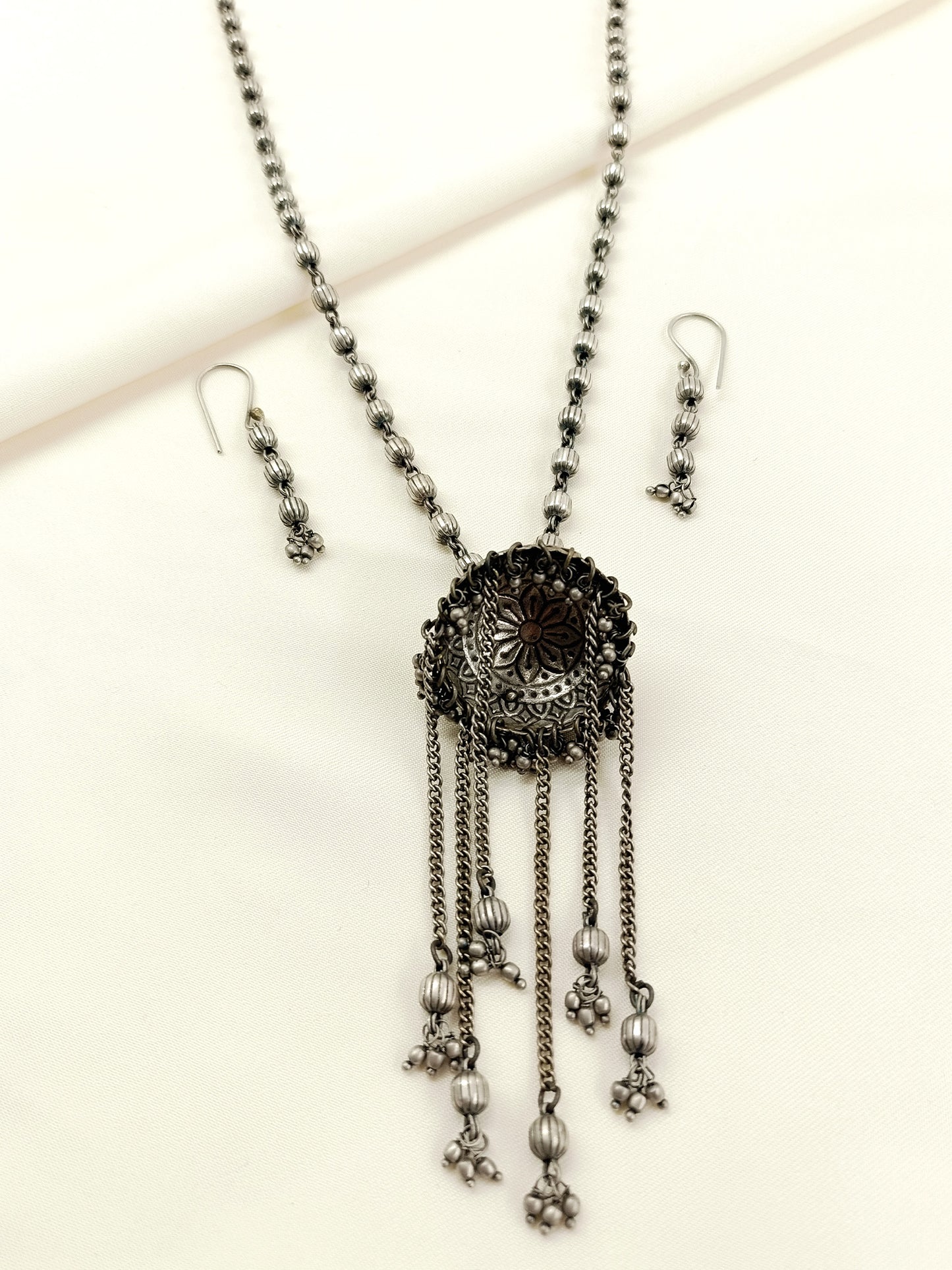 Misha Plain Oxidized Pendant Set