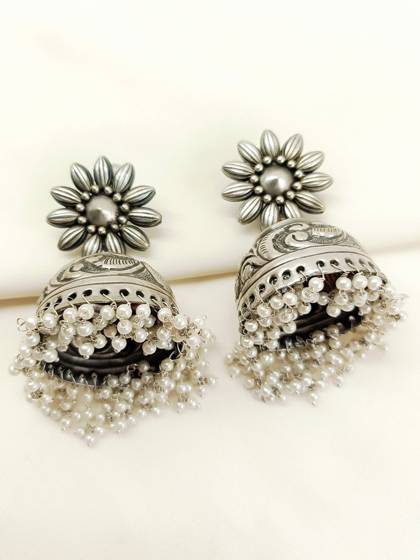 Akushi Plain Oxidized Floral Jhumki