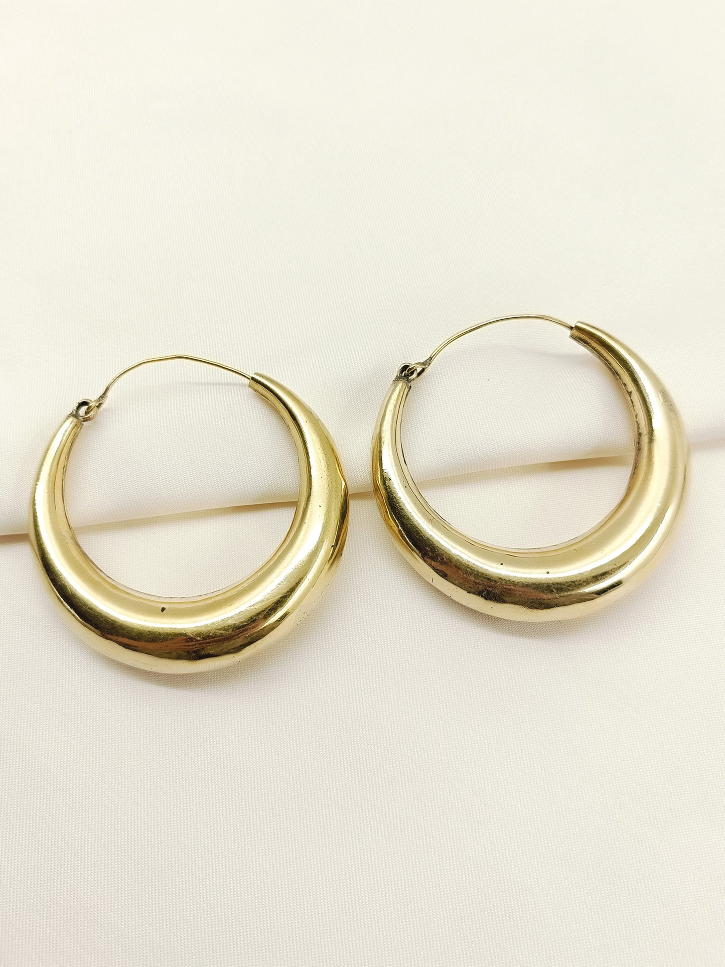 Chetas Golden Men's Earring