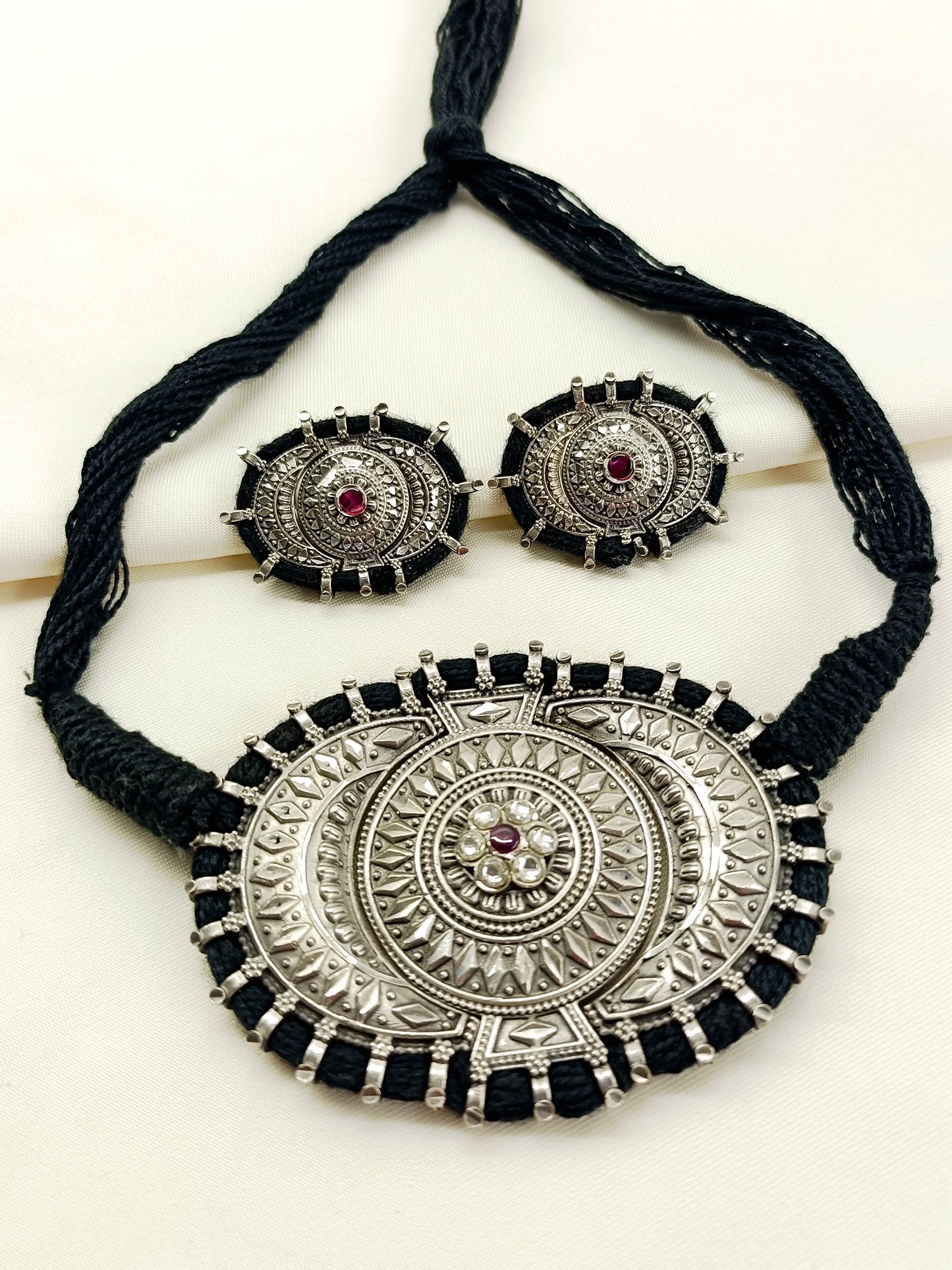 Aatmaja White Oxidized Choker Set