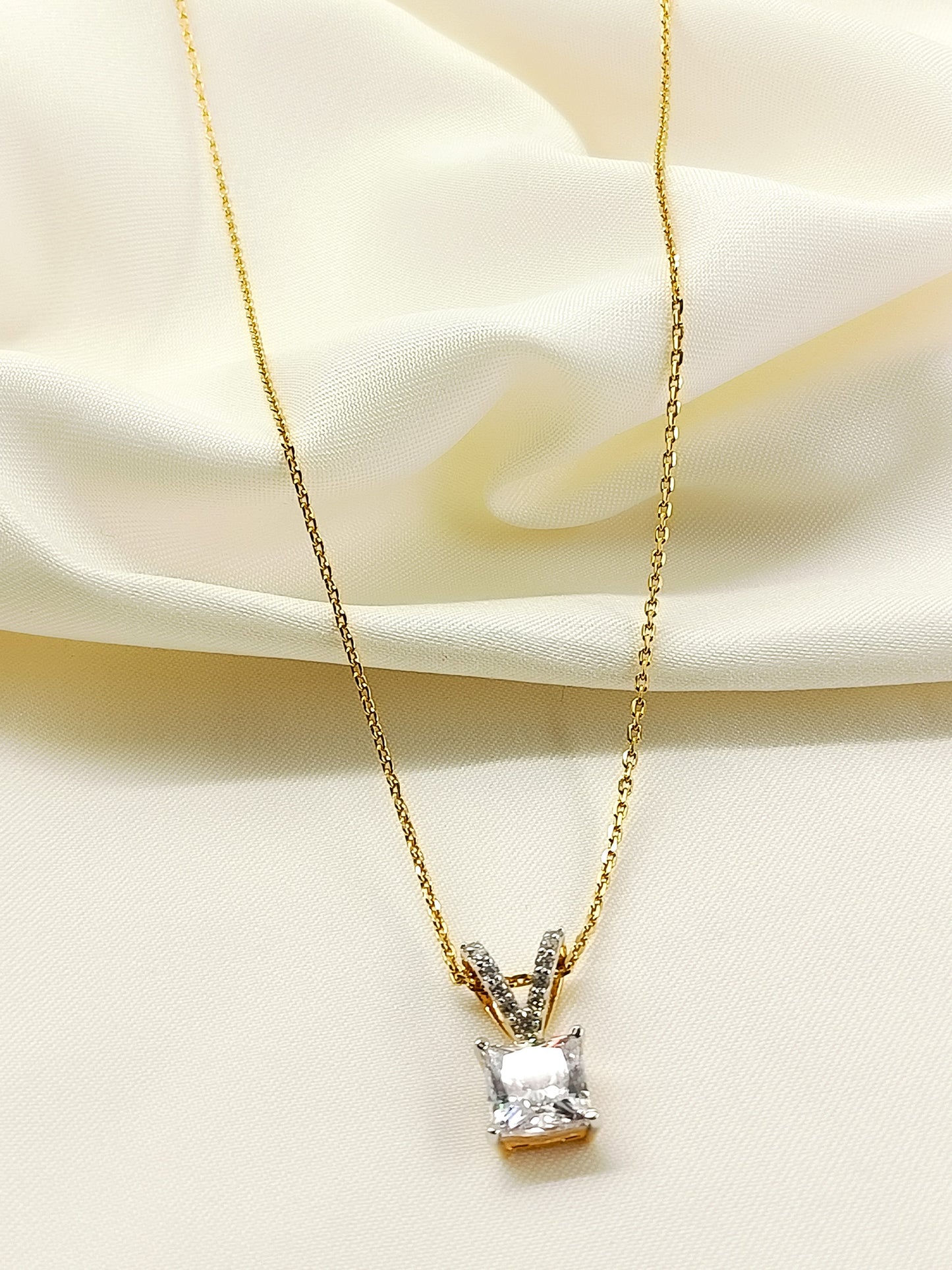 Charvi 92.5 Silver Swarovski Stone Pendal