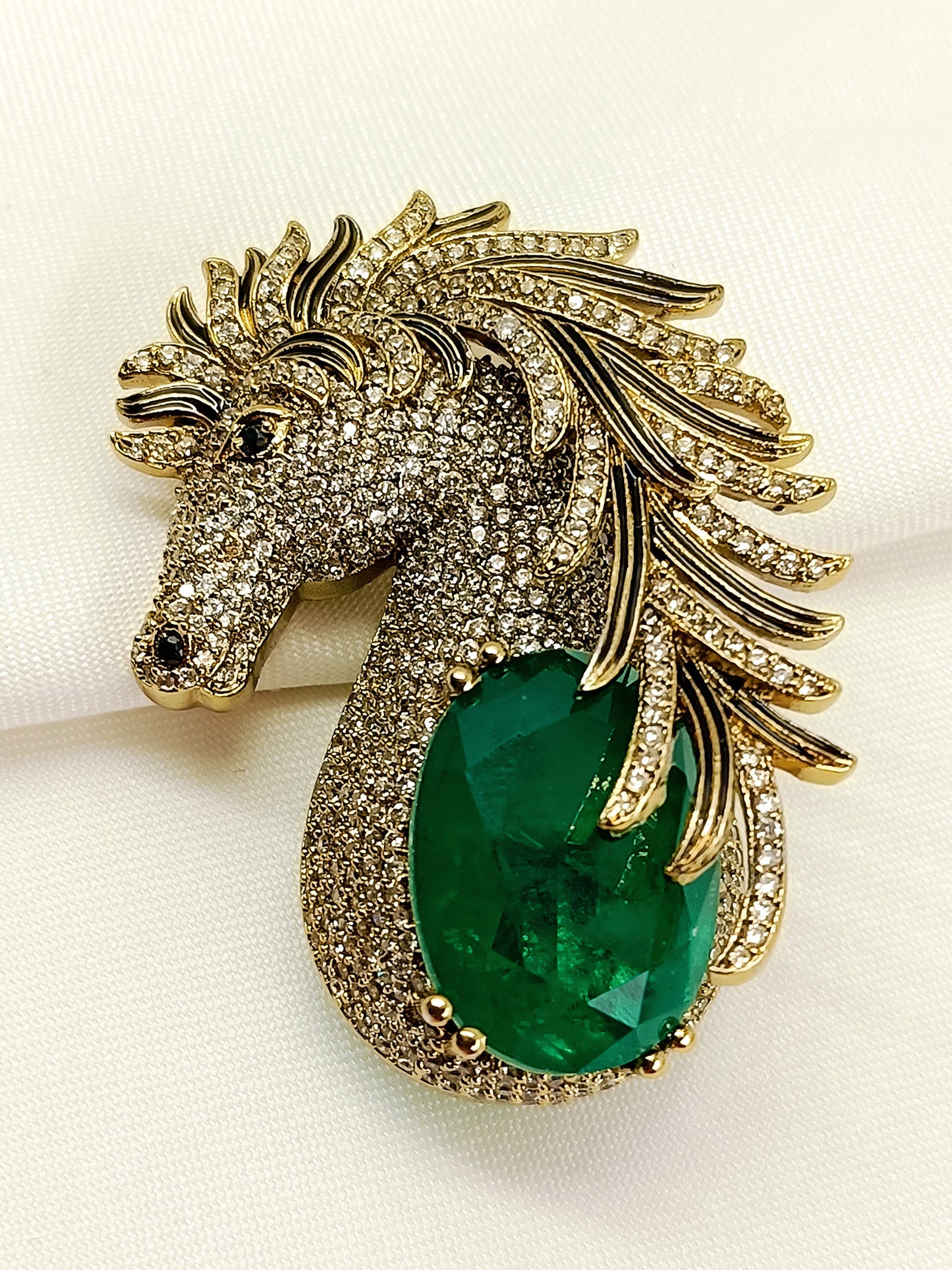 Ekveer Green Horse Men's Brooch