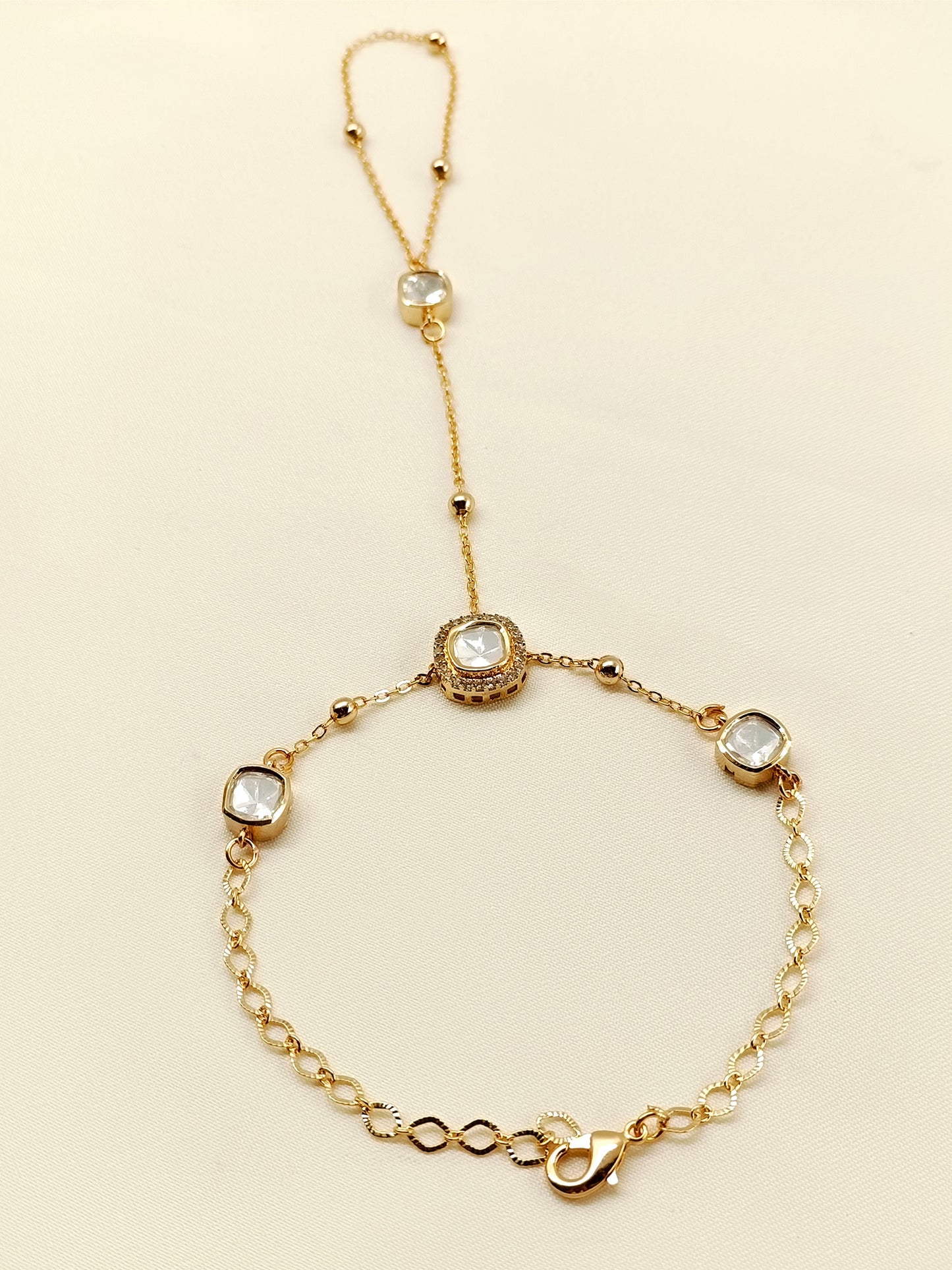 Bahrain White Kundan Hathphool [Price Is For Single Piece]