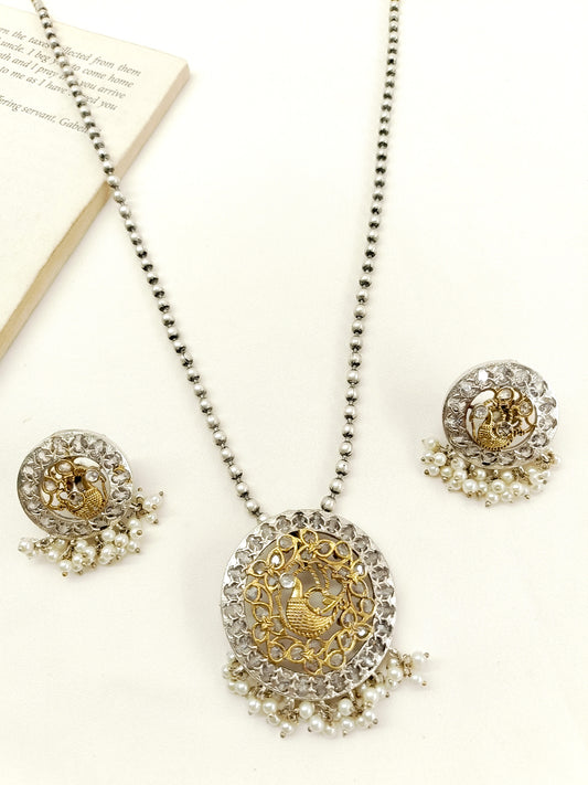 Jael White Oxidized Pendant Set