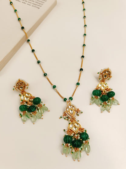 Alaya Green Kundan Pendant Set