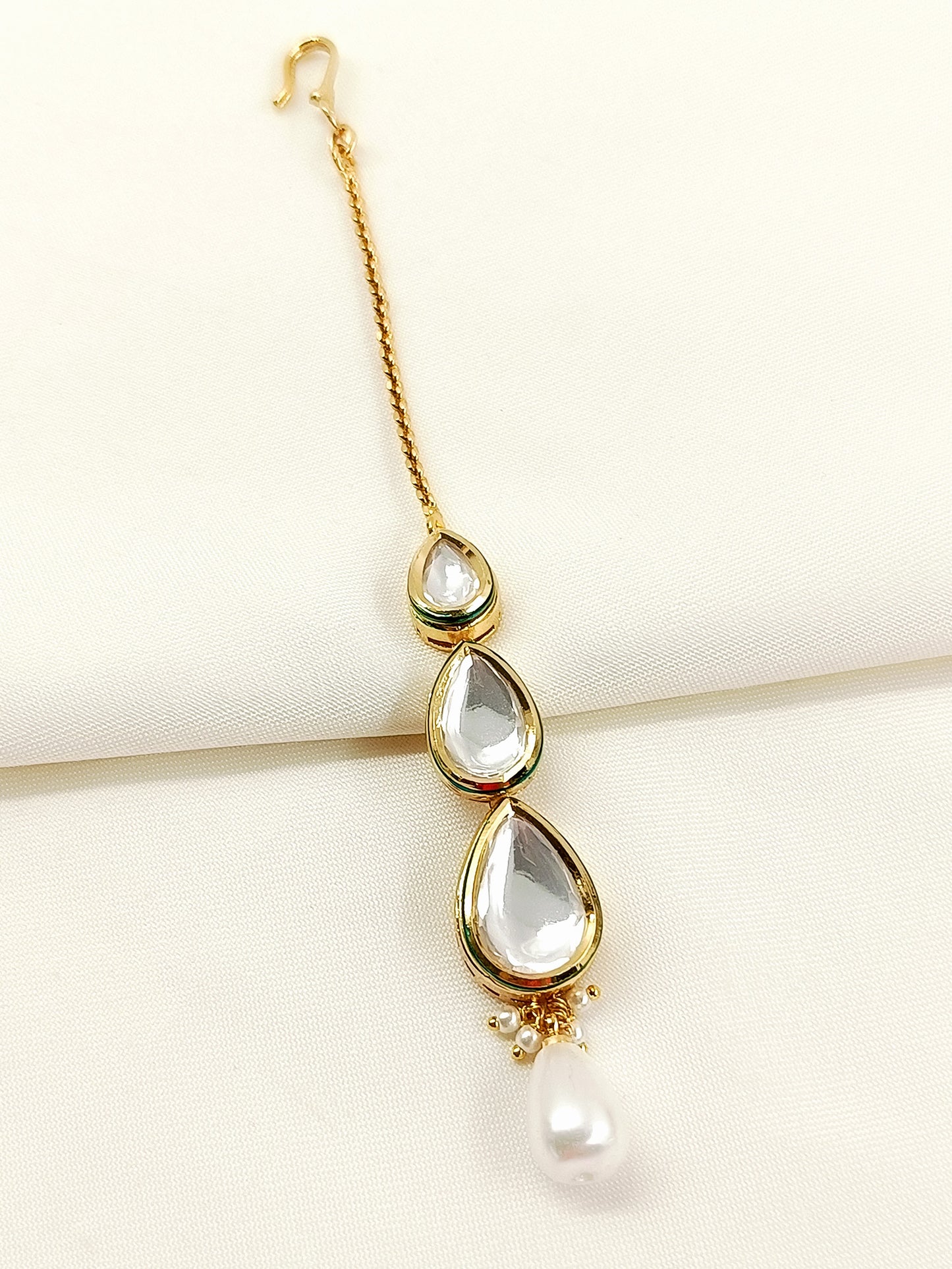 Devashri White Pearl Kundan Teeka