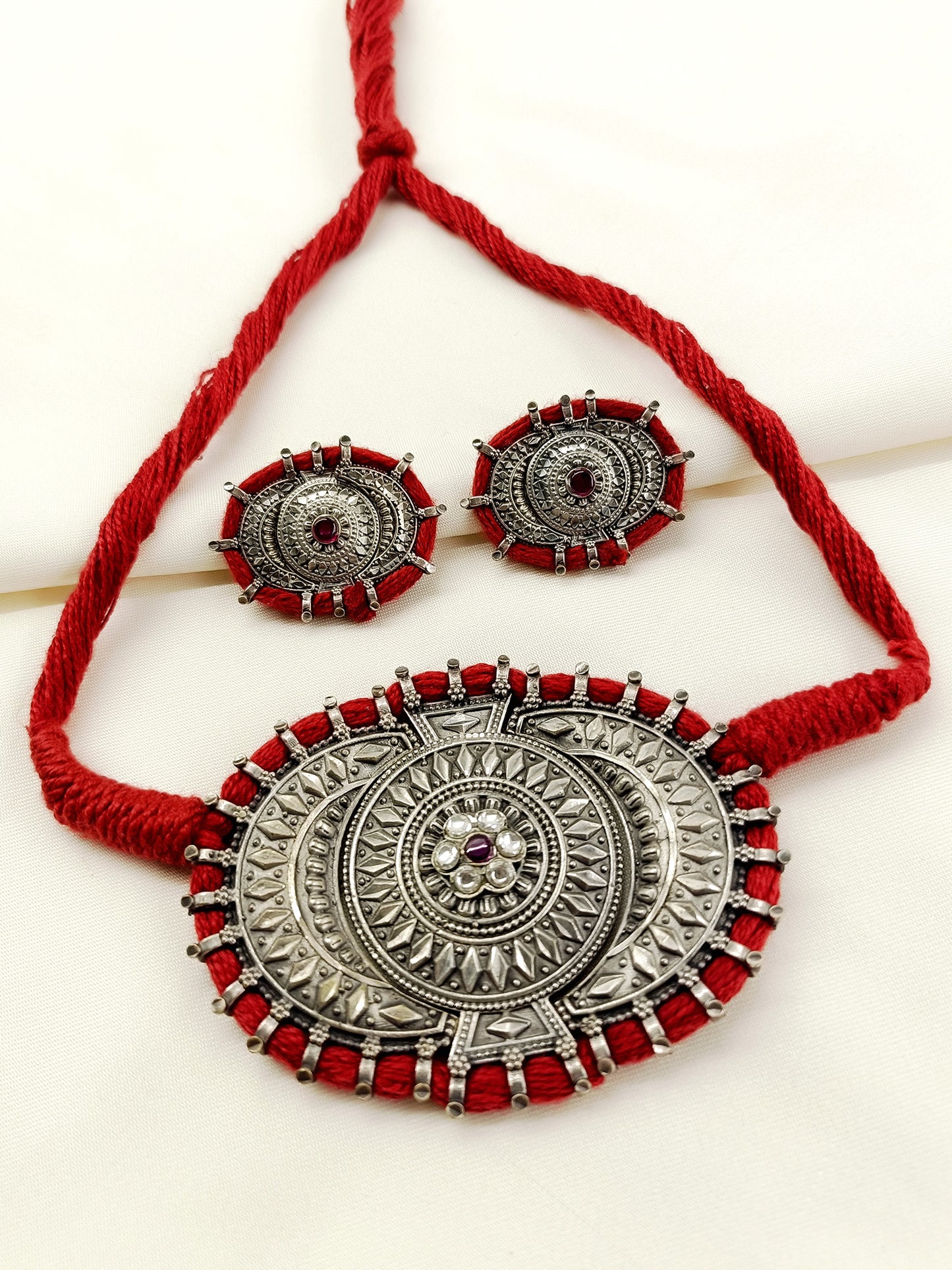 Draupadi White Oxidized Choker Set
