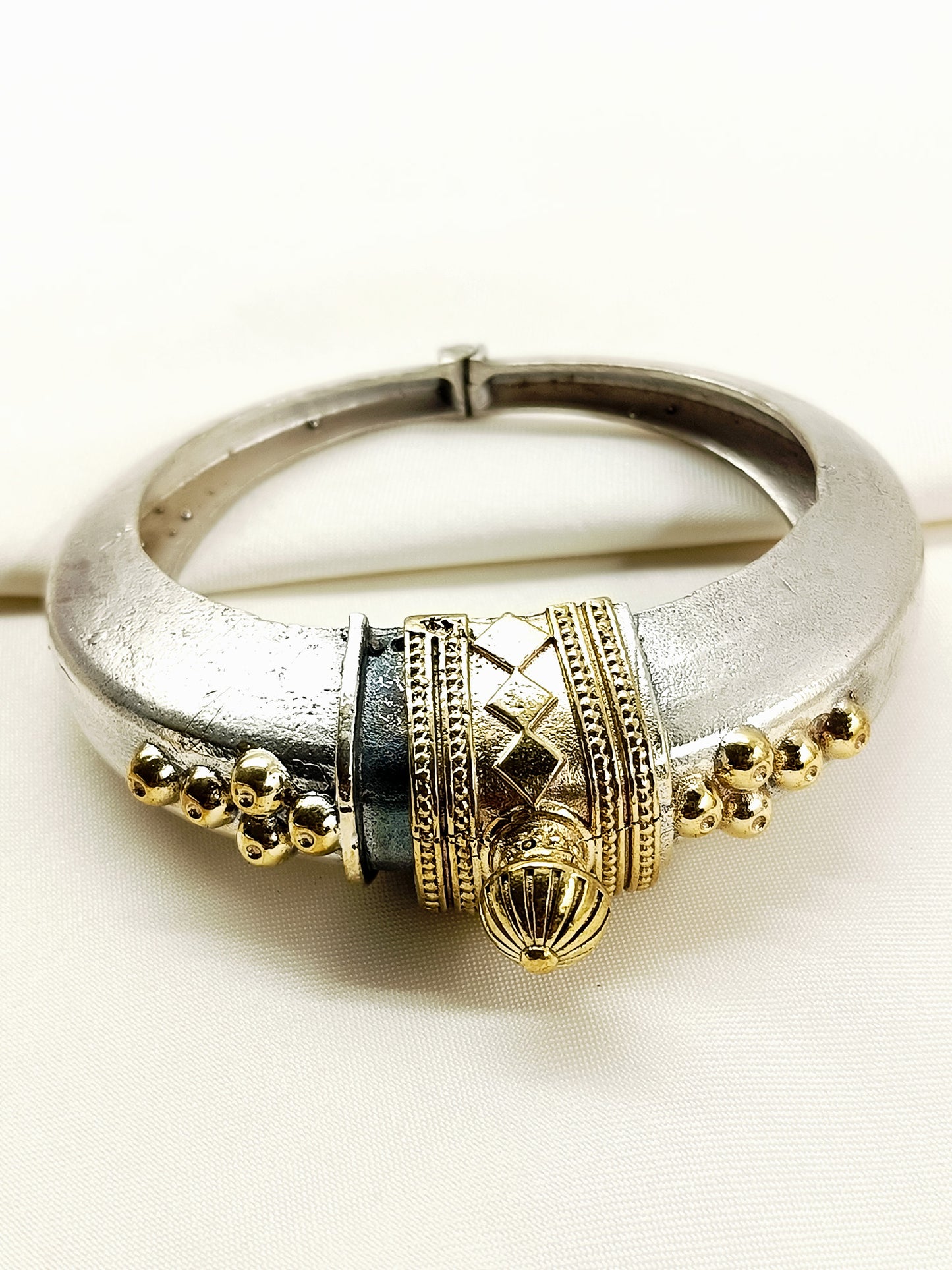 Jasmin Two Tone Oxidized Kada