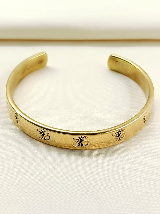 Hridyansh Golden Om Men's Bracelet