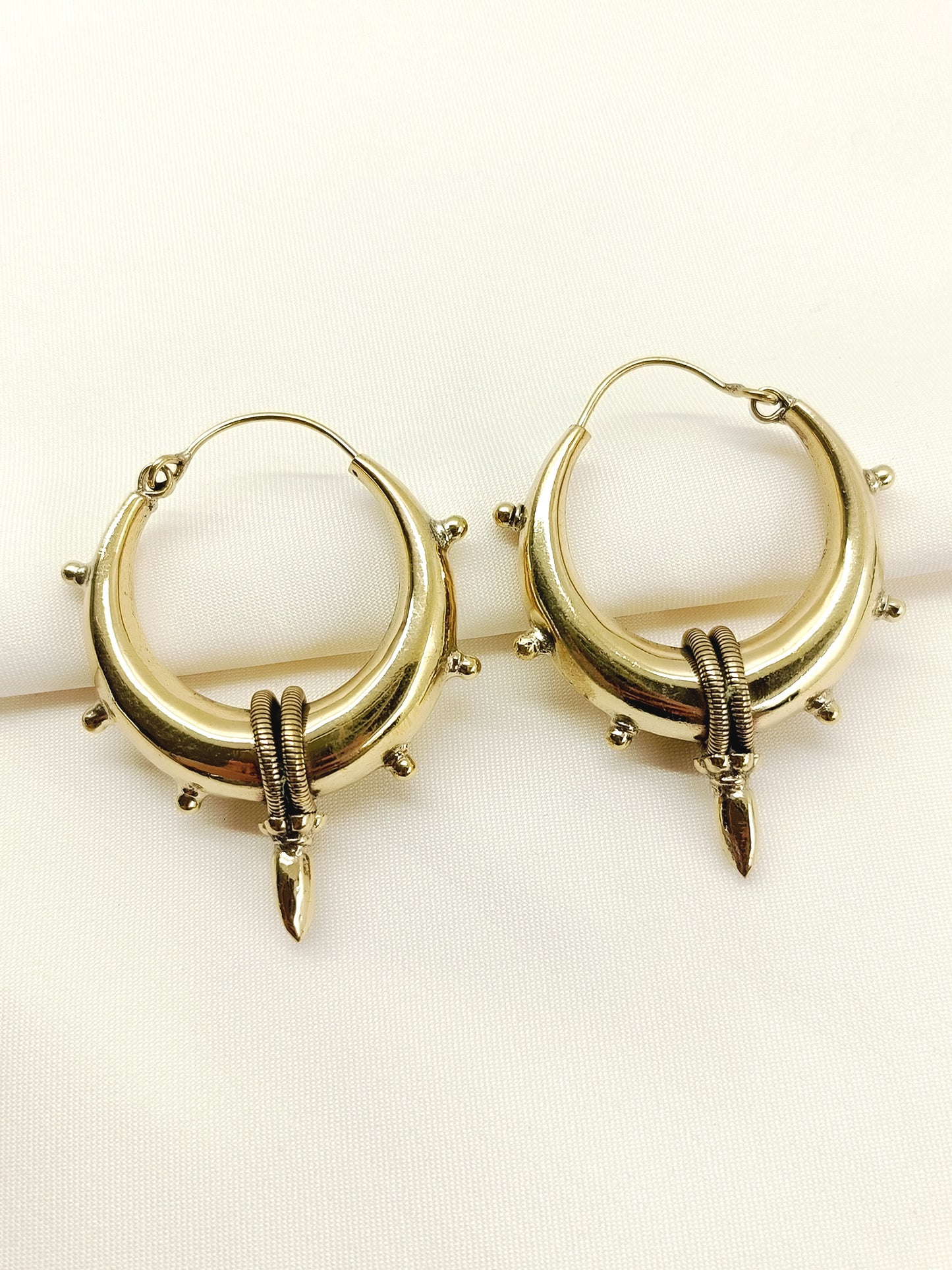 Dheer Golden Men's Earring