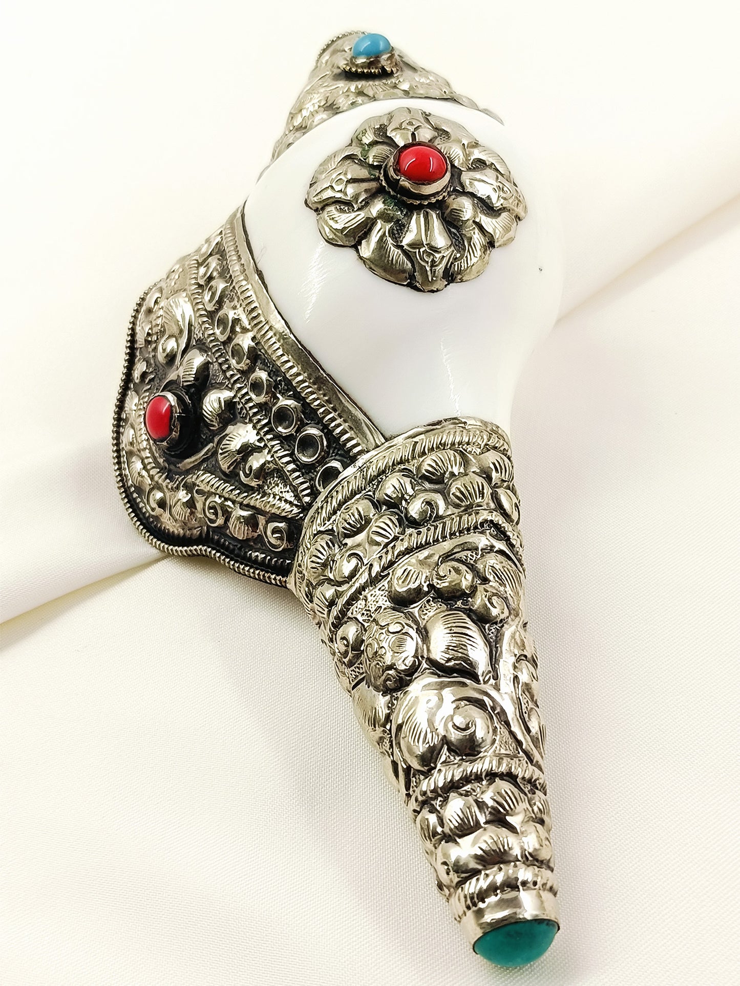 Mrigashi Silver Tibetan-Style Carved Shankh