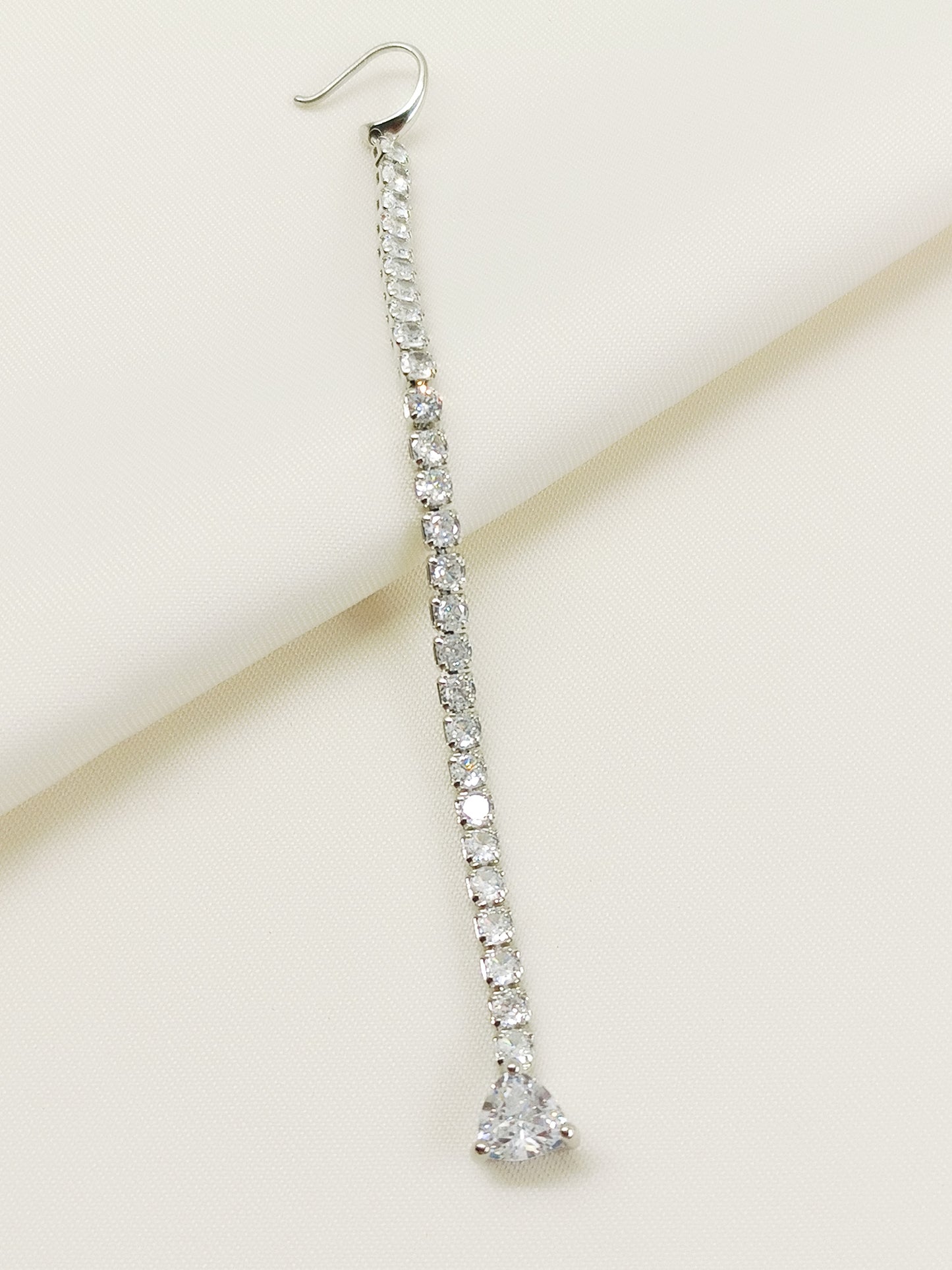 Aafreeda White American Diamond Teeka