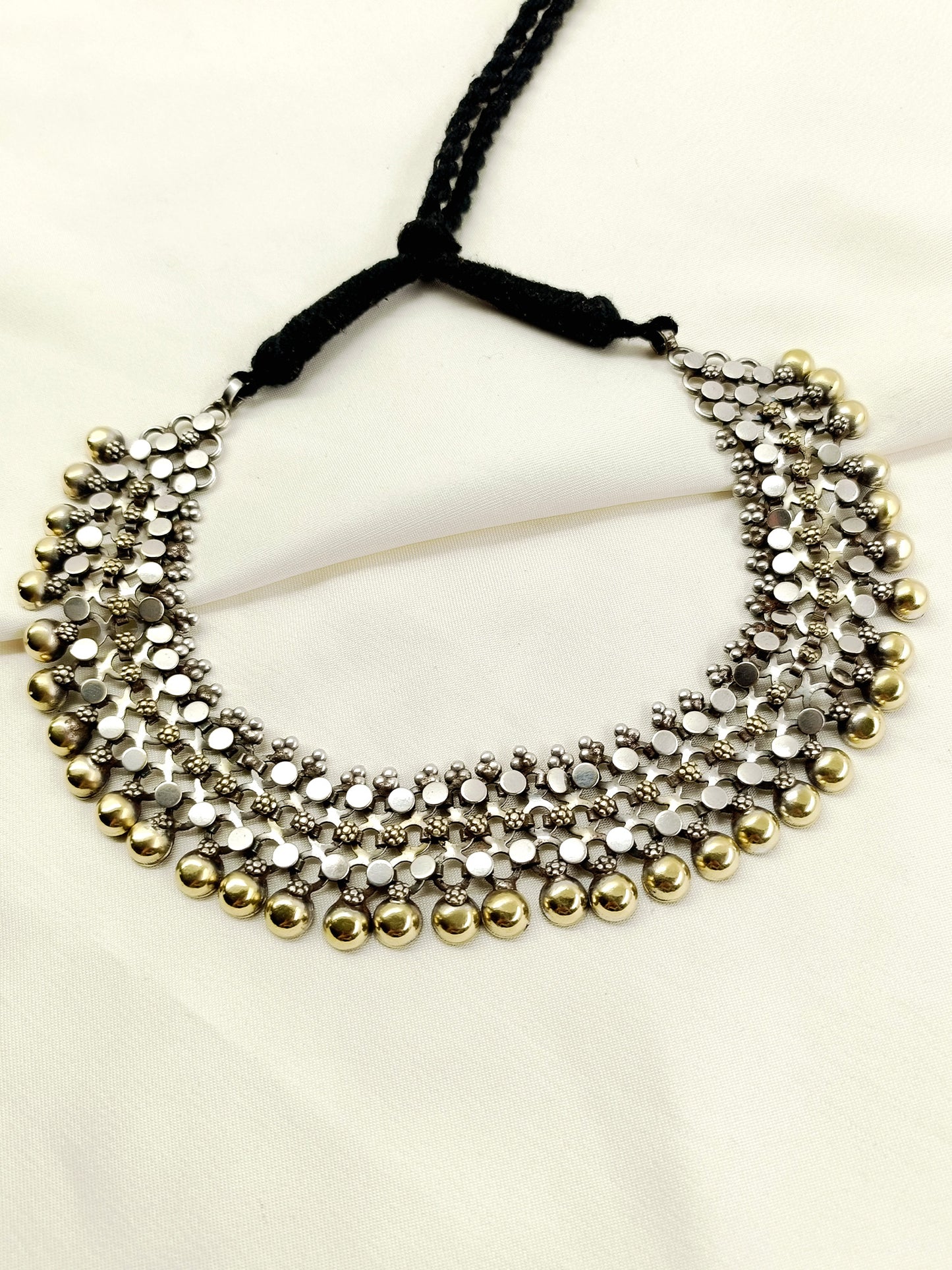Driti Plain Oxidized Neckpiece