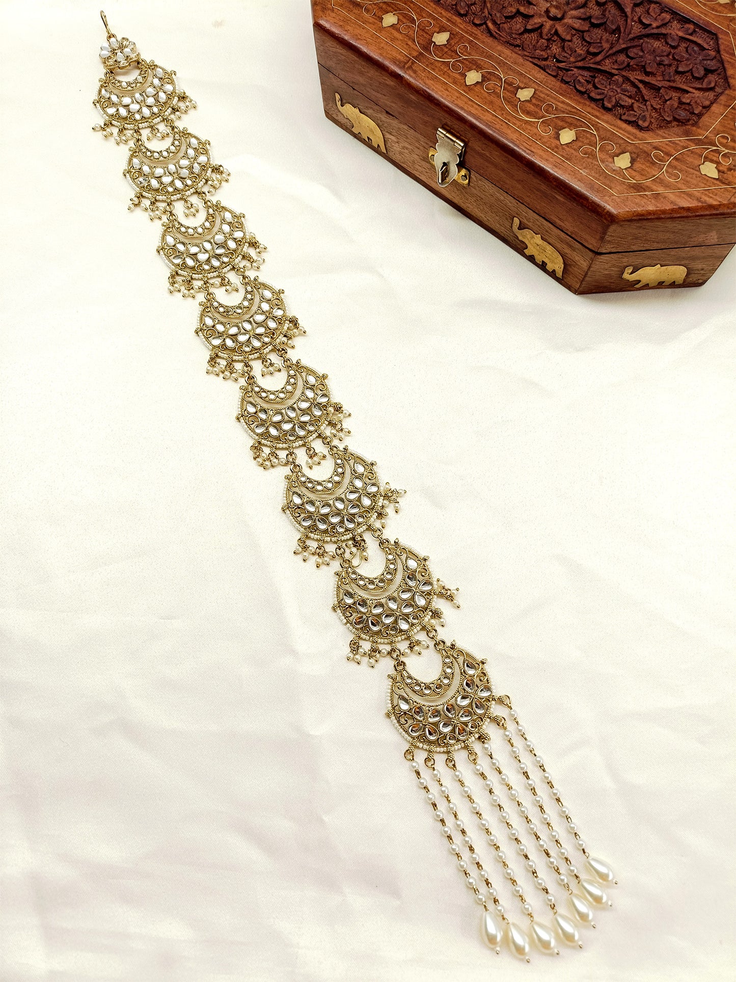 Mohik Ceam Braid Accessories In Kundan