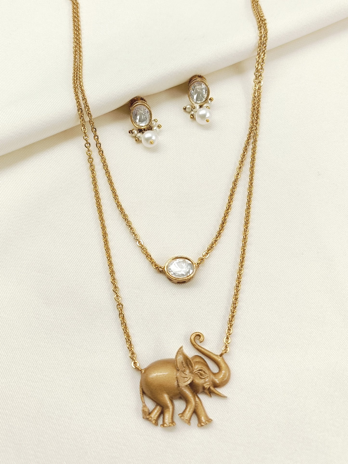 Roohi White Kundan Pendant Set