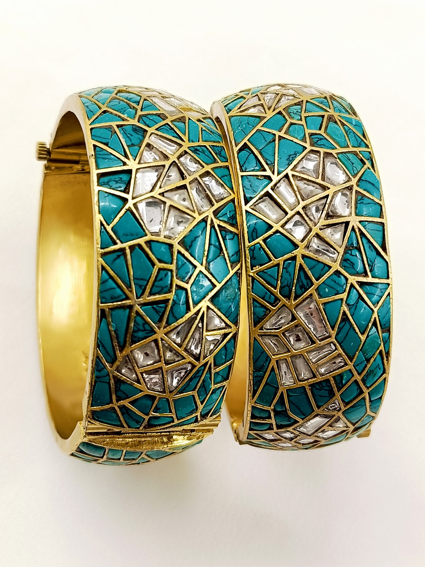Dyuti Firozi Kundan Bangles
