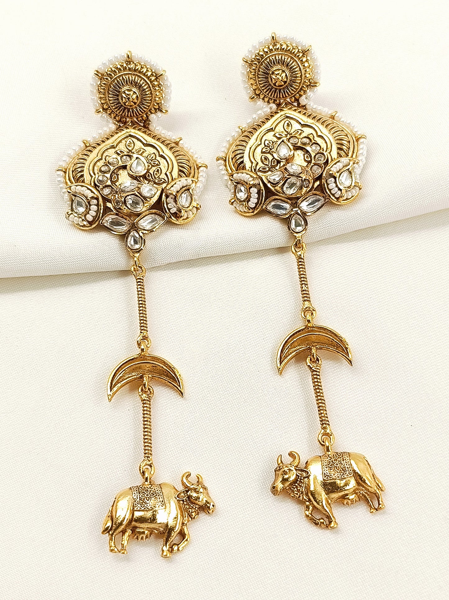 Ishi White Antique Earrings