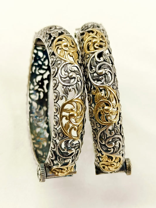 Anjari Dual Tone Oxidized Bangles