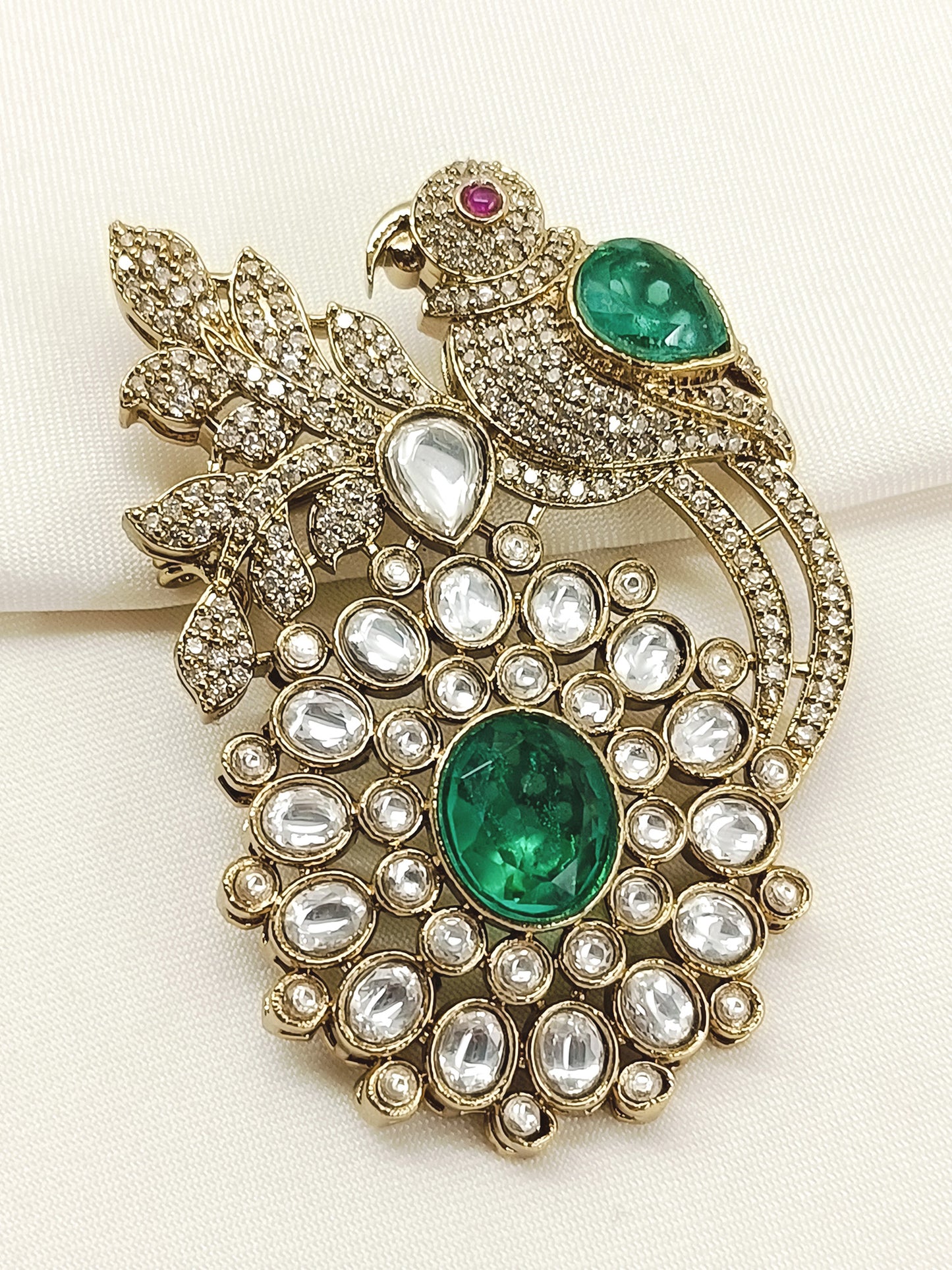 Medhul Green Men's Brooch