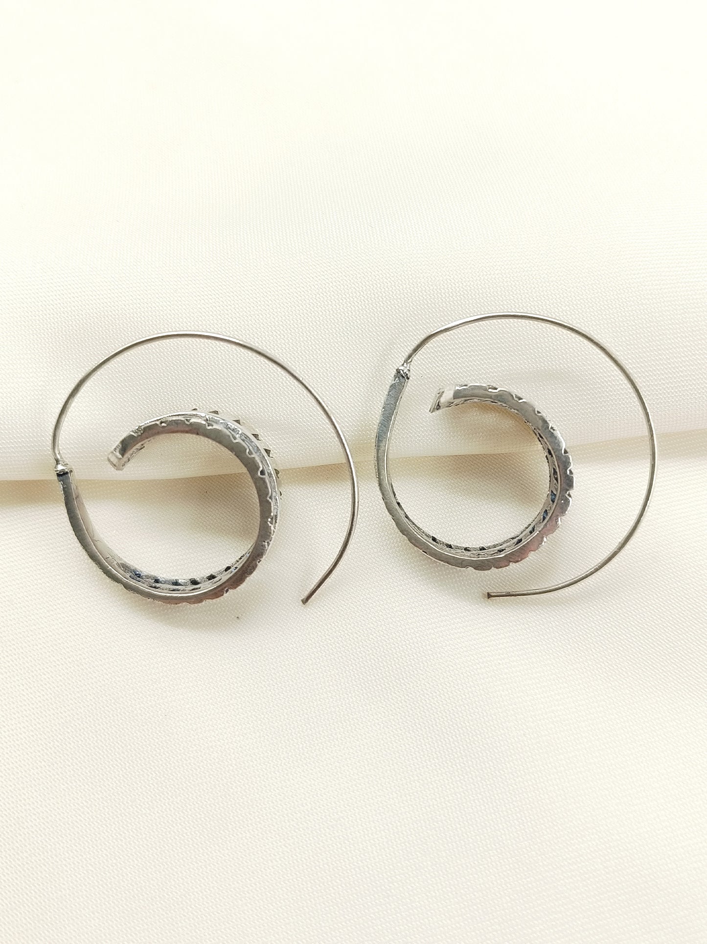Ishnoor Silver Men's Earrings