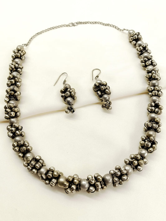 Kaila Plain Oxidized Necklace Set