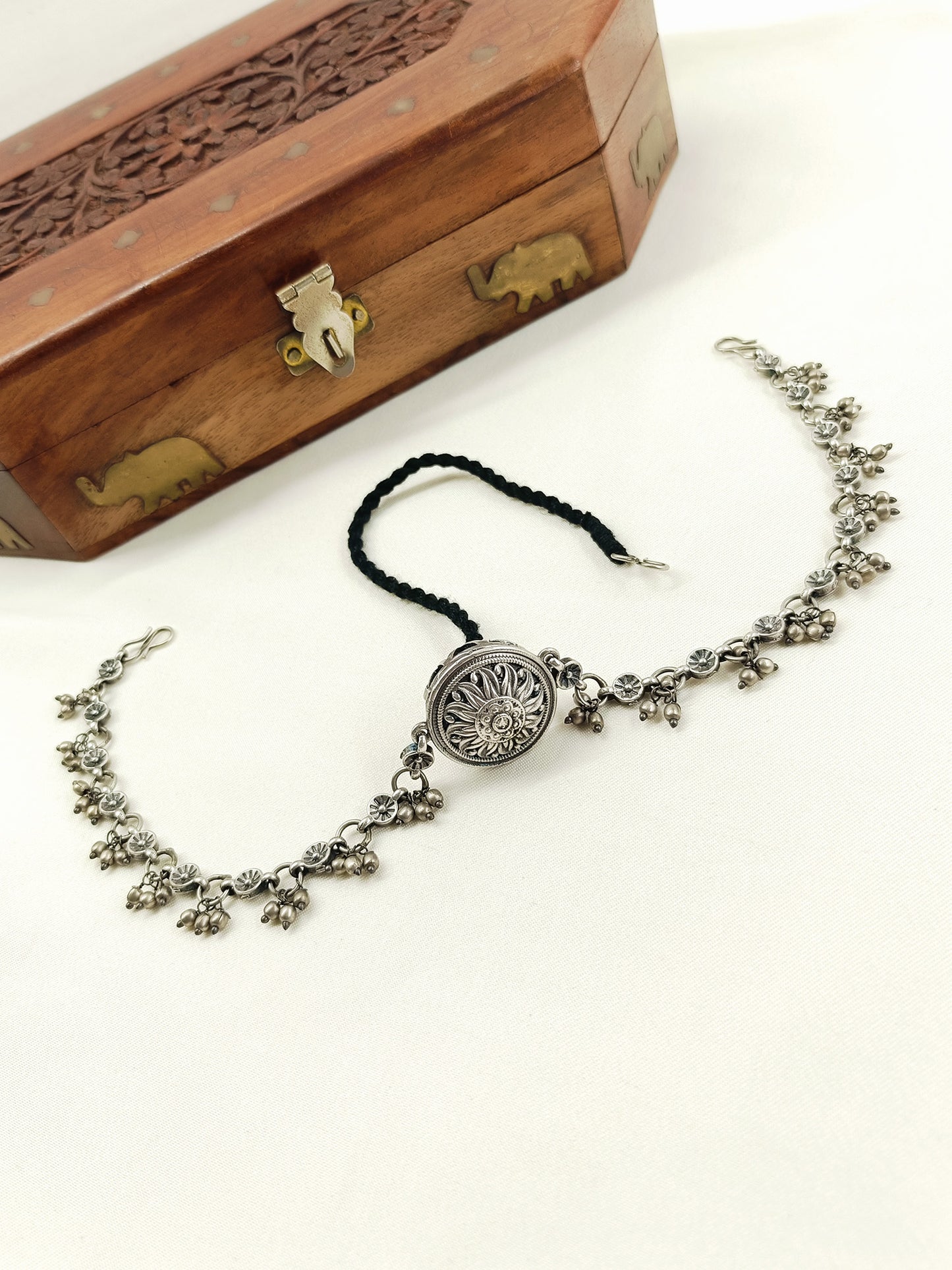 Jeevika Plain Oxidized Silver Mathapatti