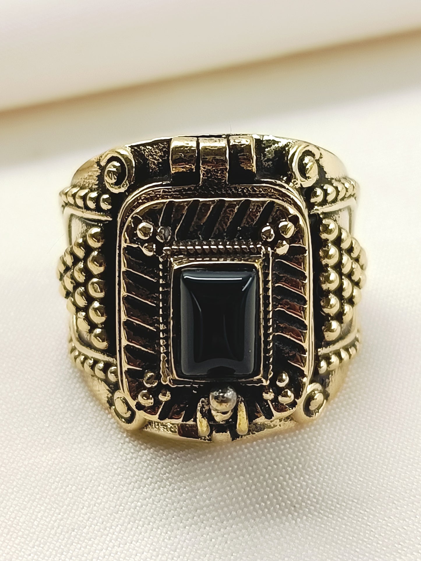 Vritee Black Men's Finger Ring